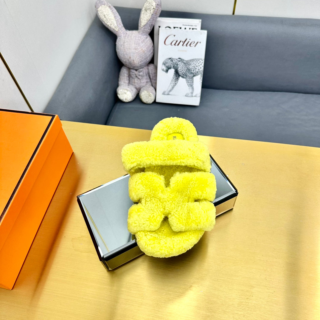 CHYPRE SANDAL IN SUNSHINE YELLOW SHEARLING、mysite、Cacoeks