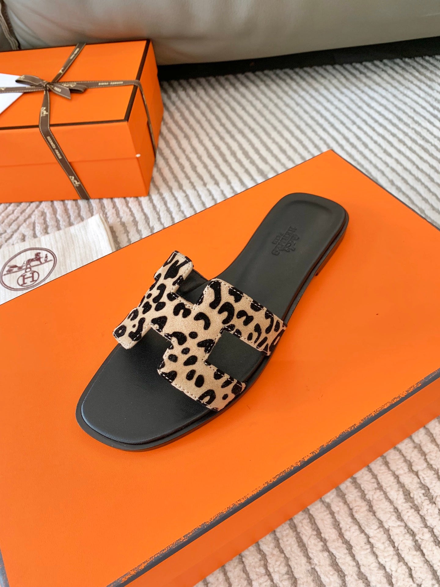 0RAN SANDAL IN CAMEL BROWN MIX BLACK SUEDE、mysite、Cacoeks