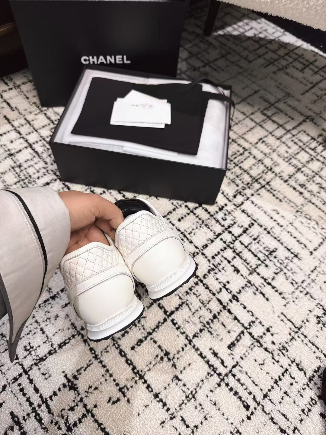 TRAINERS SNEAKER IN WHITE CALFSKIN AND SUEDE、mysite、Cacoeks