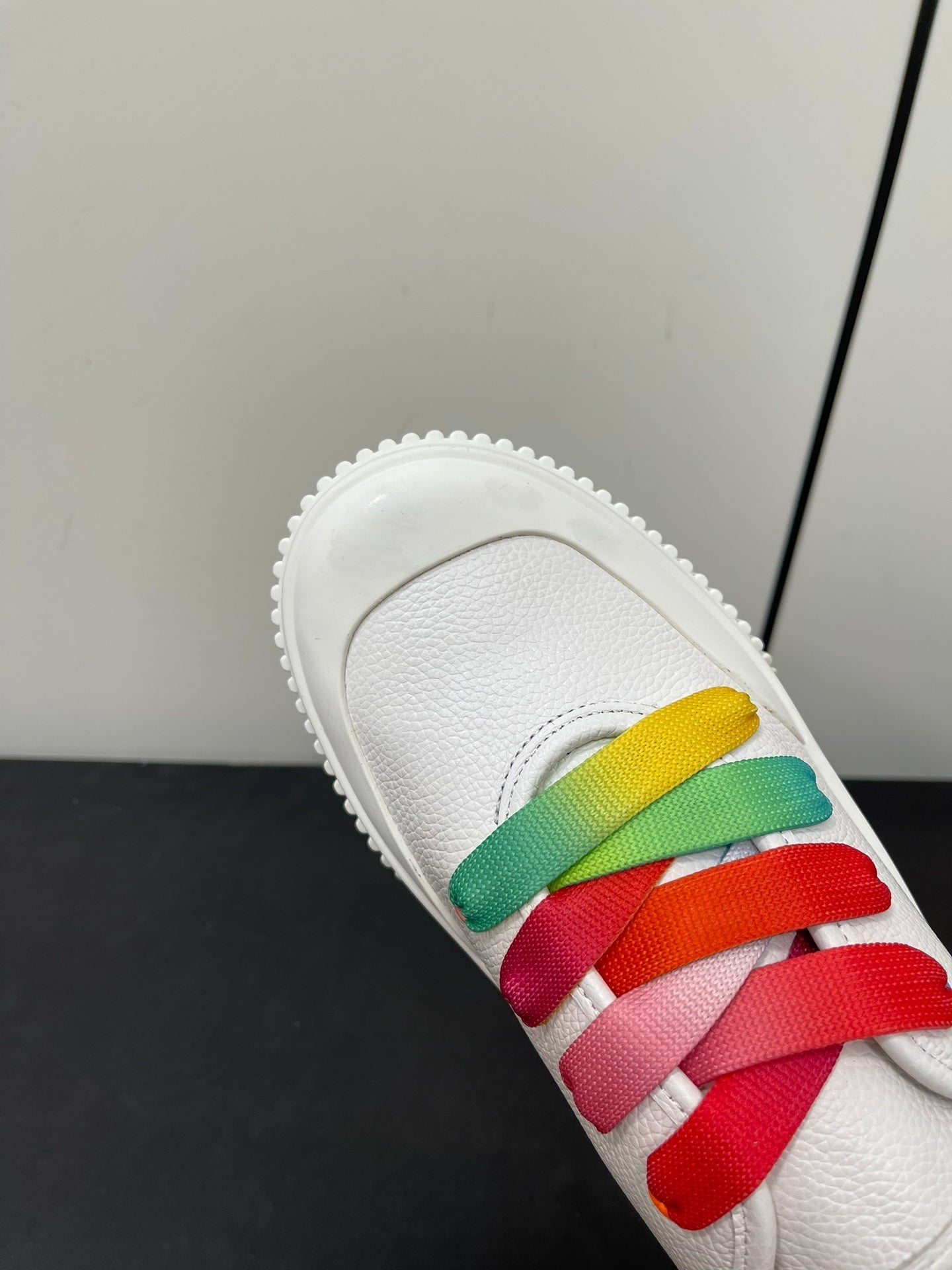 LP CLASSIC BISCUIT SNEAKERS WHITE WITH MULTI-COLOR LACES CALFSKIN、mysite、Cacoeks