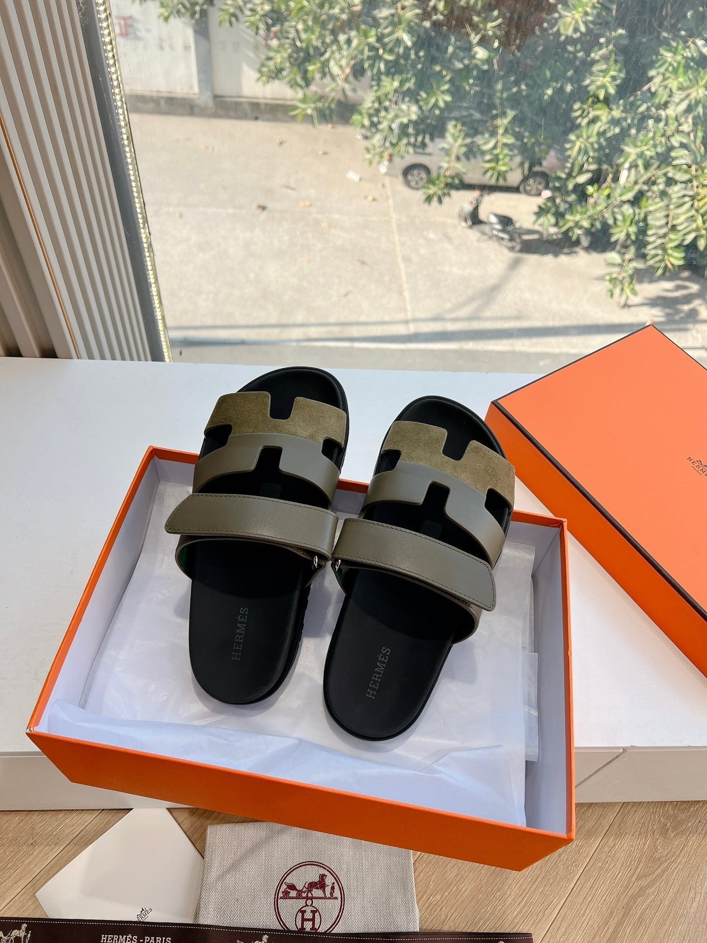 CHYPRE SANDAL IN ARMY GREEN SUEDE AND CALFSKIN、mysite、Cacoeks