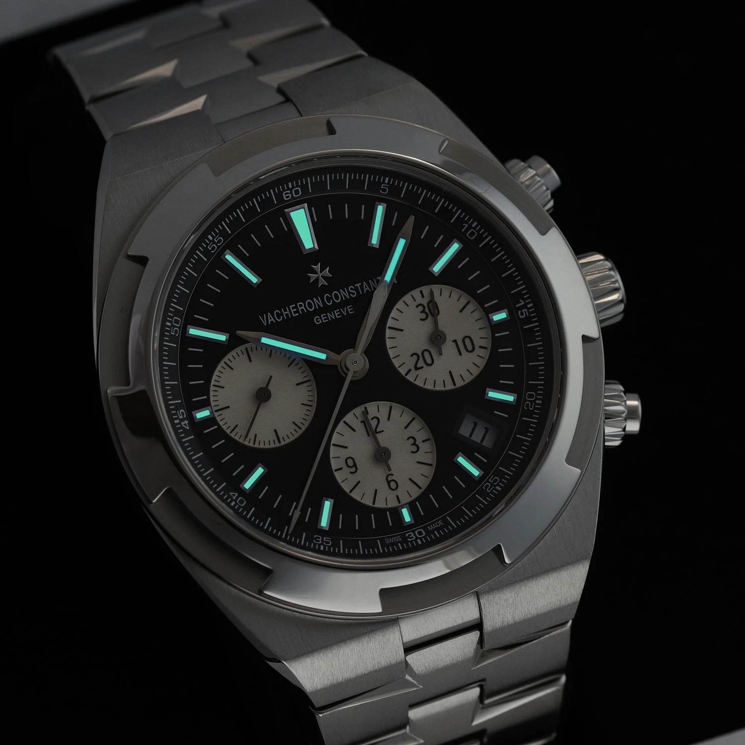 Vacheron Constantin Overseas Ref. 5520V/210A-B481 Super Clone Watch – Green Dial Stainless Steel Fake Replica