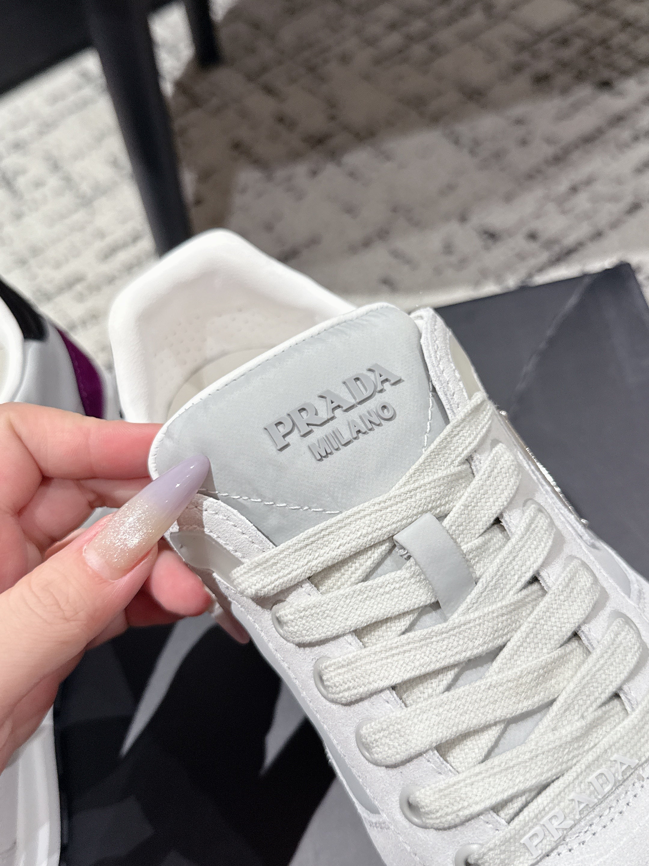 PRADA 25S MEN SNEAKERS LOGO IN WHITE AND MULBERRY NUBUCK AND CANVAS、mysite、Cacoeks