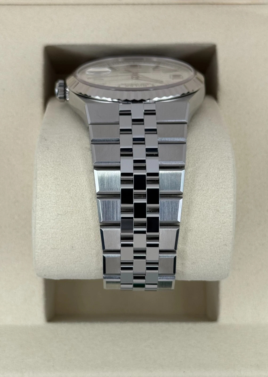 Rolex Land-Dweller 40mm M127334-0001 Super Clone Watch – Oyster Steel White Dial Replica