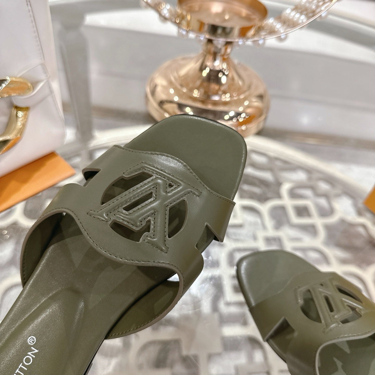 ISOLA FLAT SLIDE IN ARMY GREEN CALFSKIN、mysite、Cacoeks