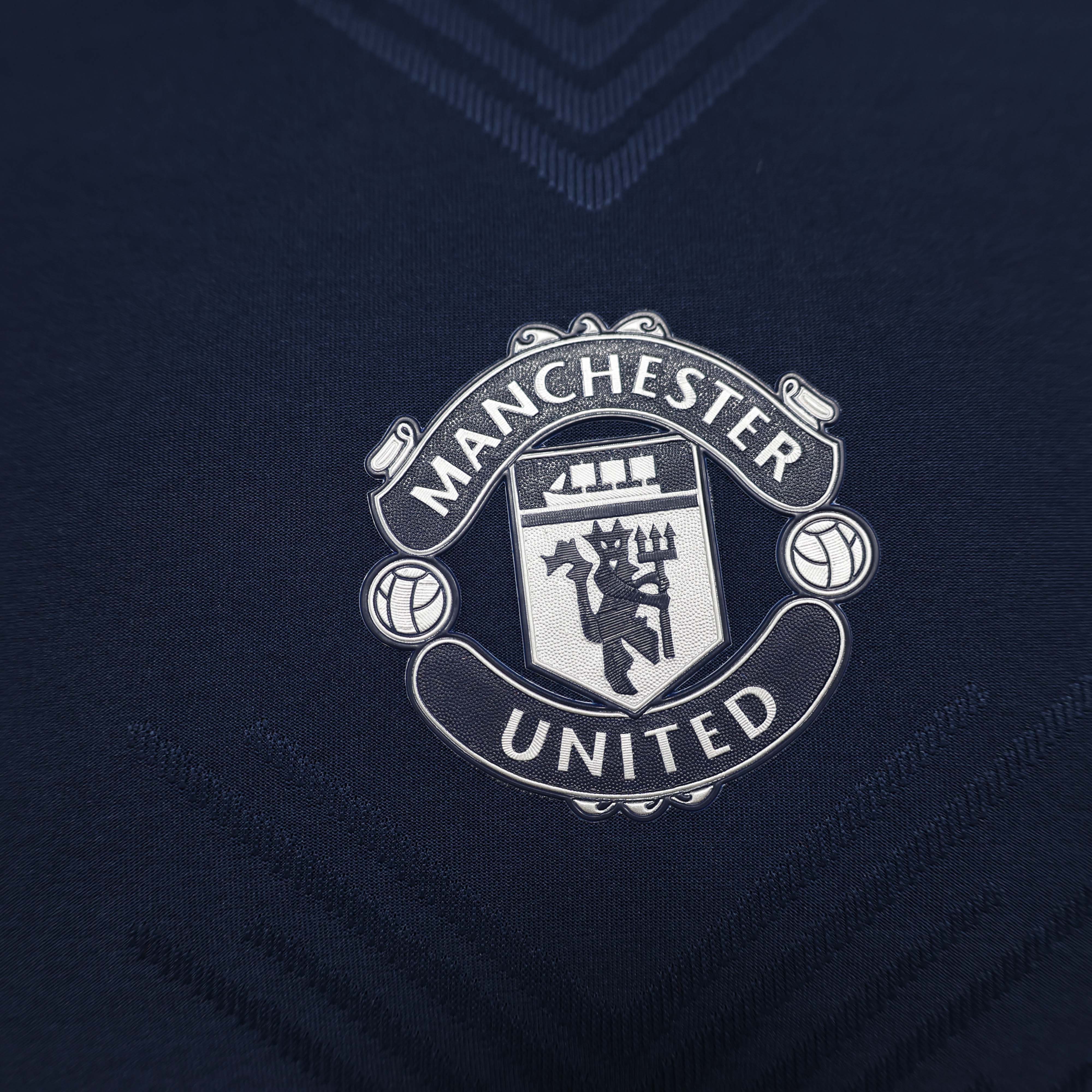2024/2025 Player Version Manchester United Pre-race suit Navy blue Football Shirt 1:1 Thai Quality:football jersey mysite: unitedjerseyfootball 邓江浪:football
