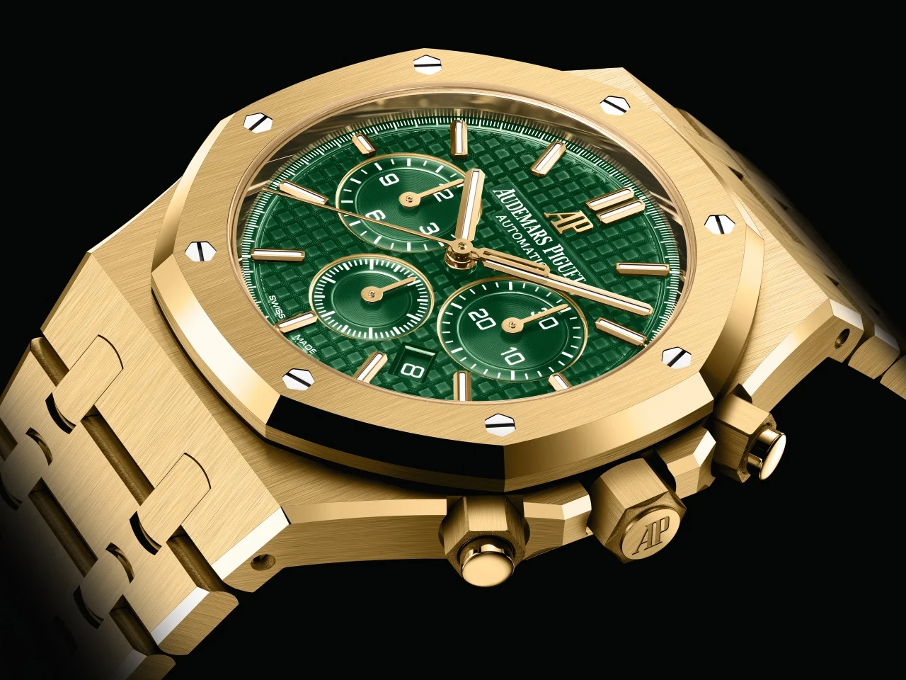 Audemars Piguet Royal Oak Self-winding Chronograph, New Model with 18-carat  Yellow Gold Case and Green Dial - MasterHorologer