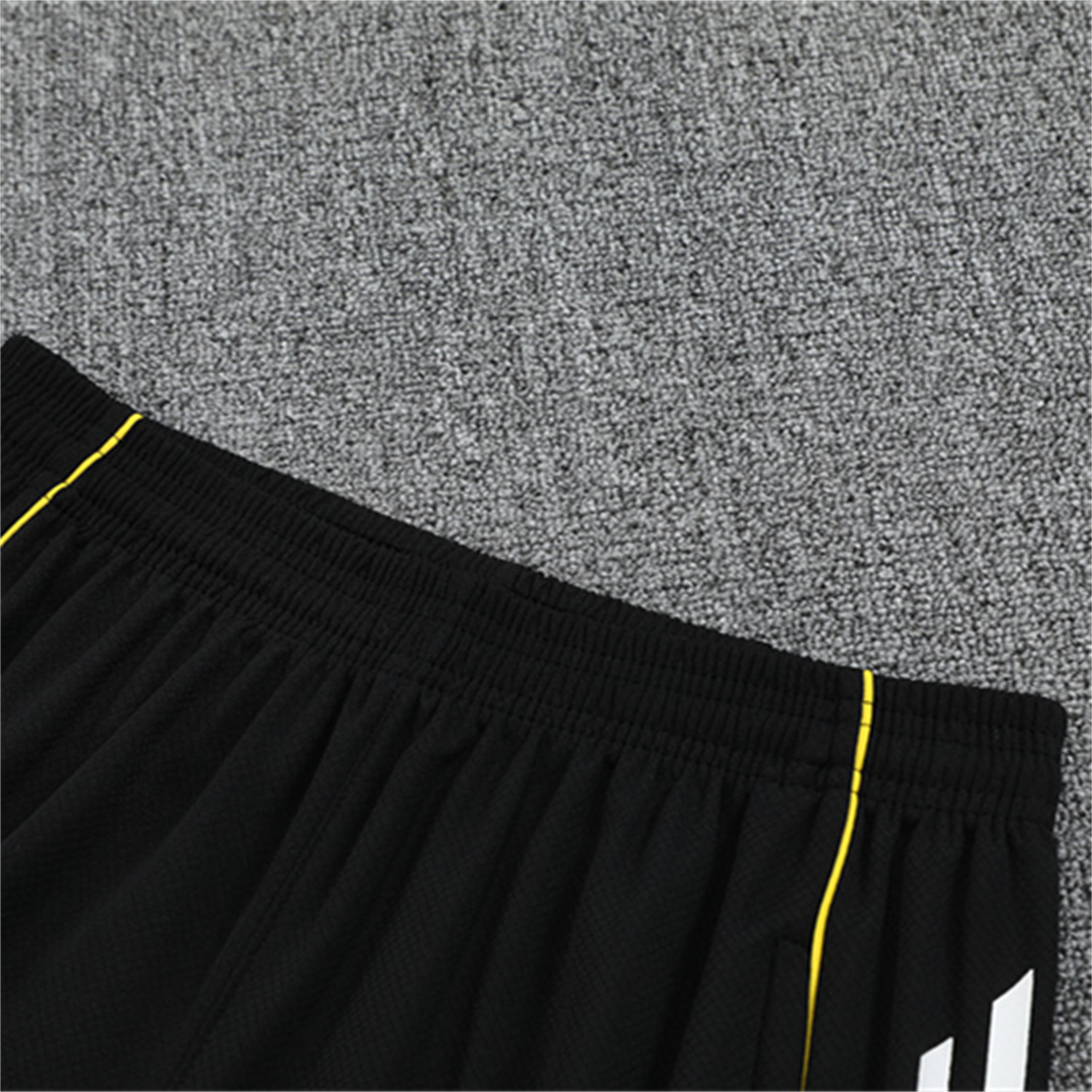 UltraTrikot-Real Madrid 25-26 Kids Short-Sleeve Training Set - Yellow Line Black Top and Black Shorts