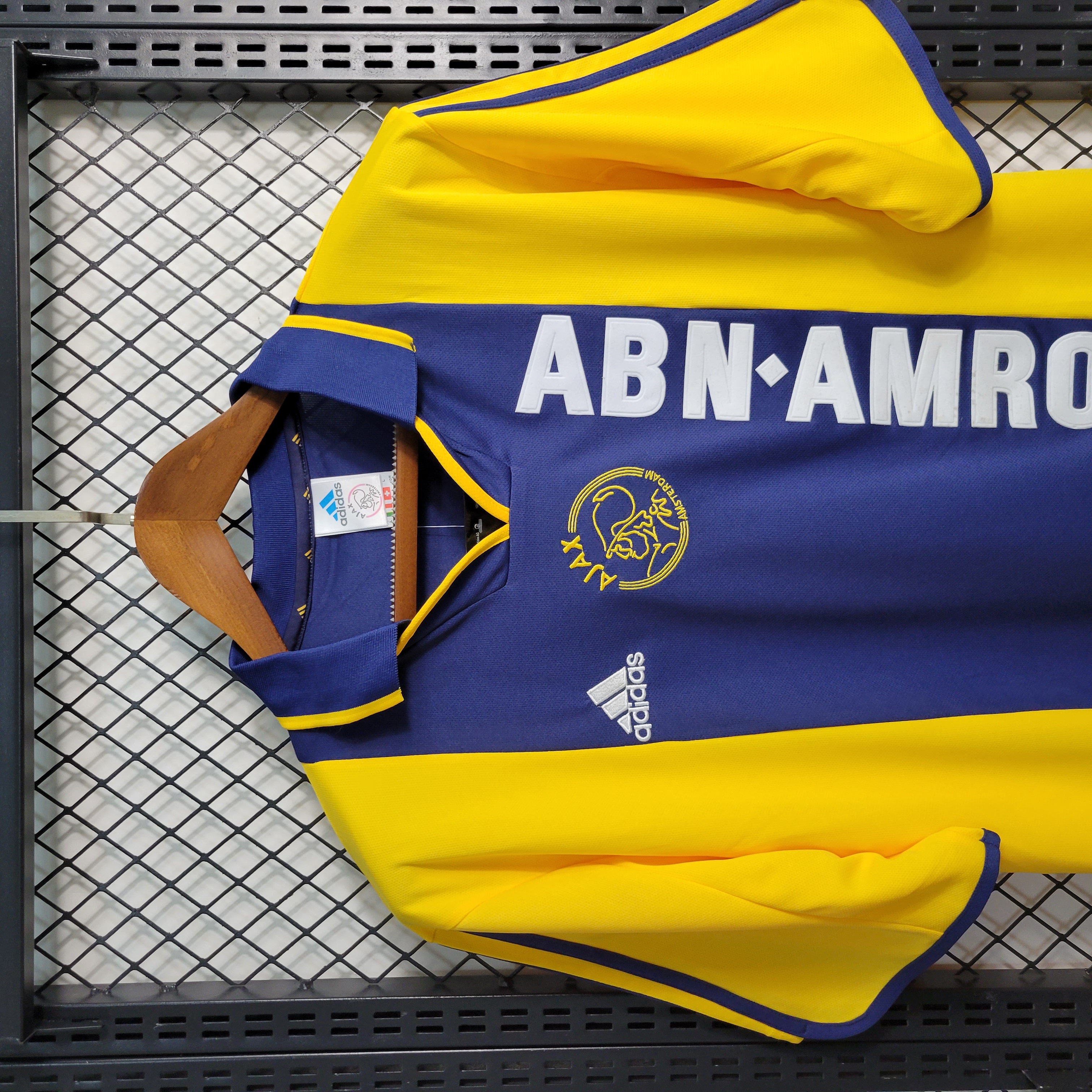 GlobeJersey-Retro Ajax 2000-01 Away Jersey