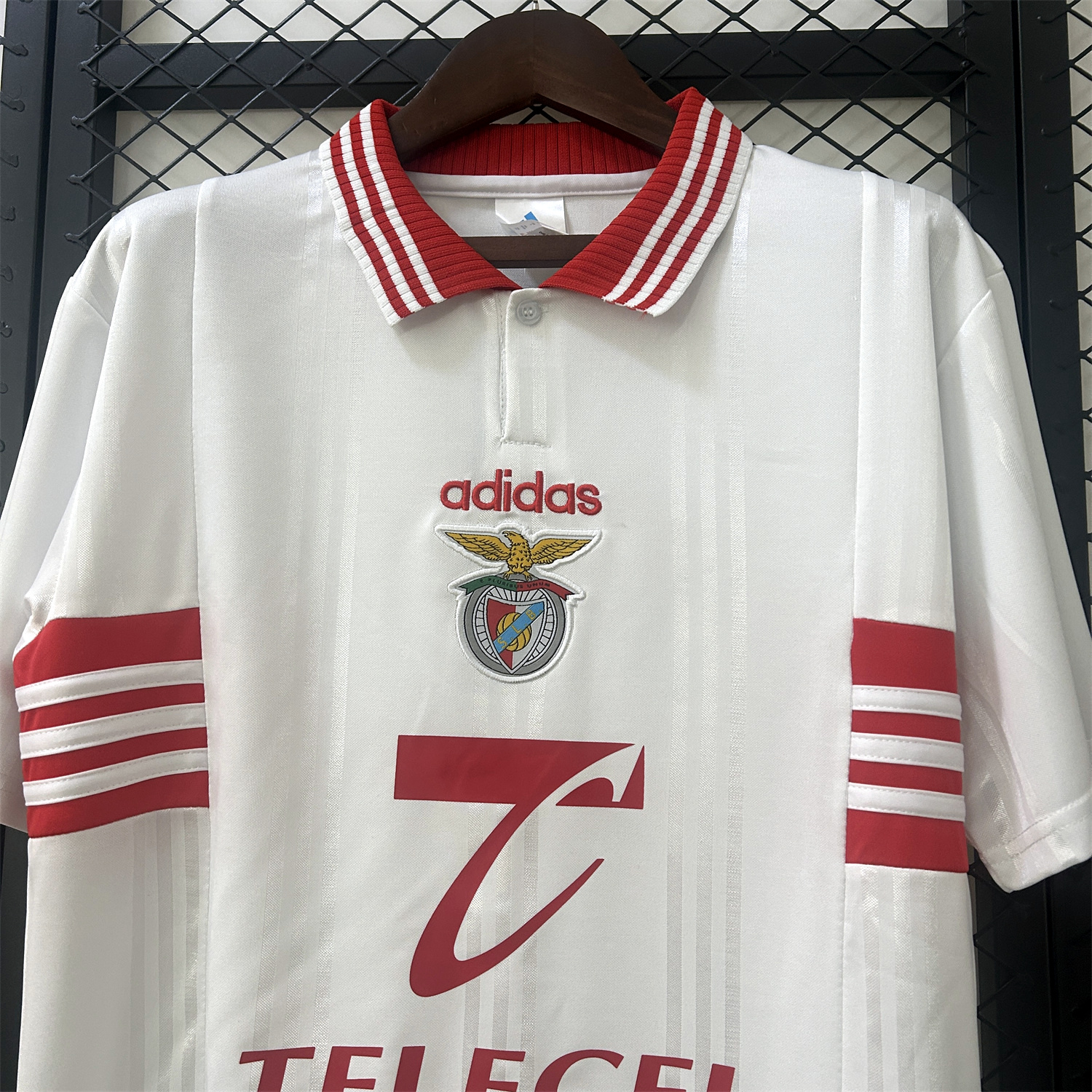 Funinjersey-Retro Benfica 1997-99 European Away Jersey