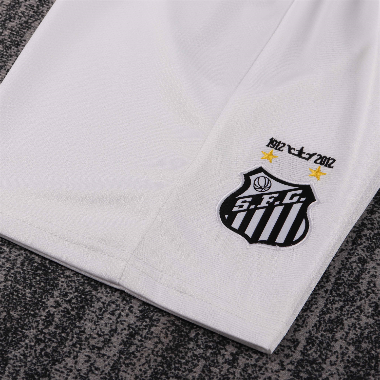 GlobeJersey-Retro Santos 2012 Home Kids Kit