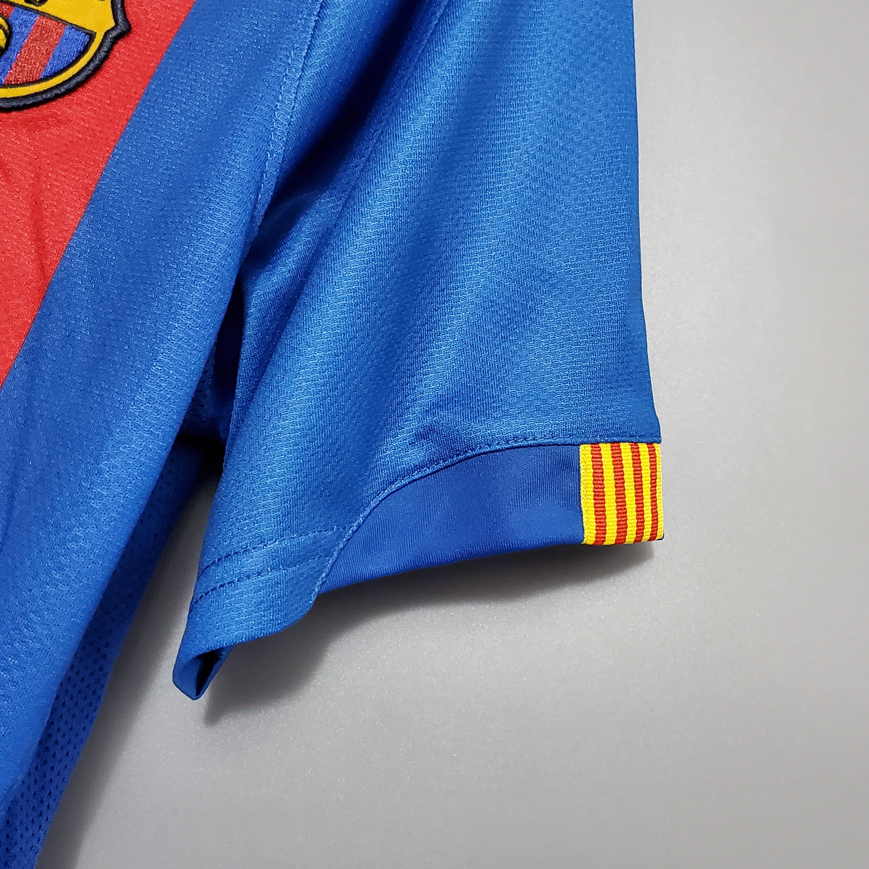 2006/2007 Retro Barcelona Home Football Shirt 1:1 Thai Quality:football jersey mysite: unitedjerseyfootball 邓江浪:football