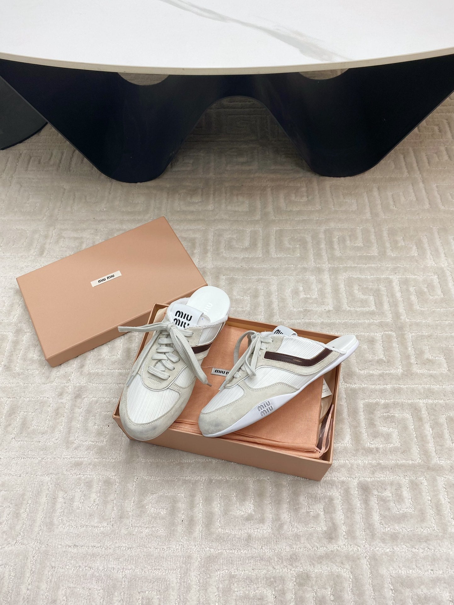 SNEAKER MULES IN WHITE MESH AND BEIGE SUEDE、mysite、Cacoeks