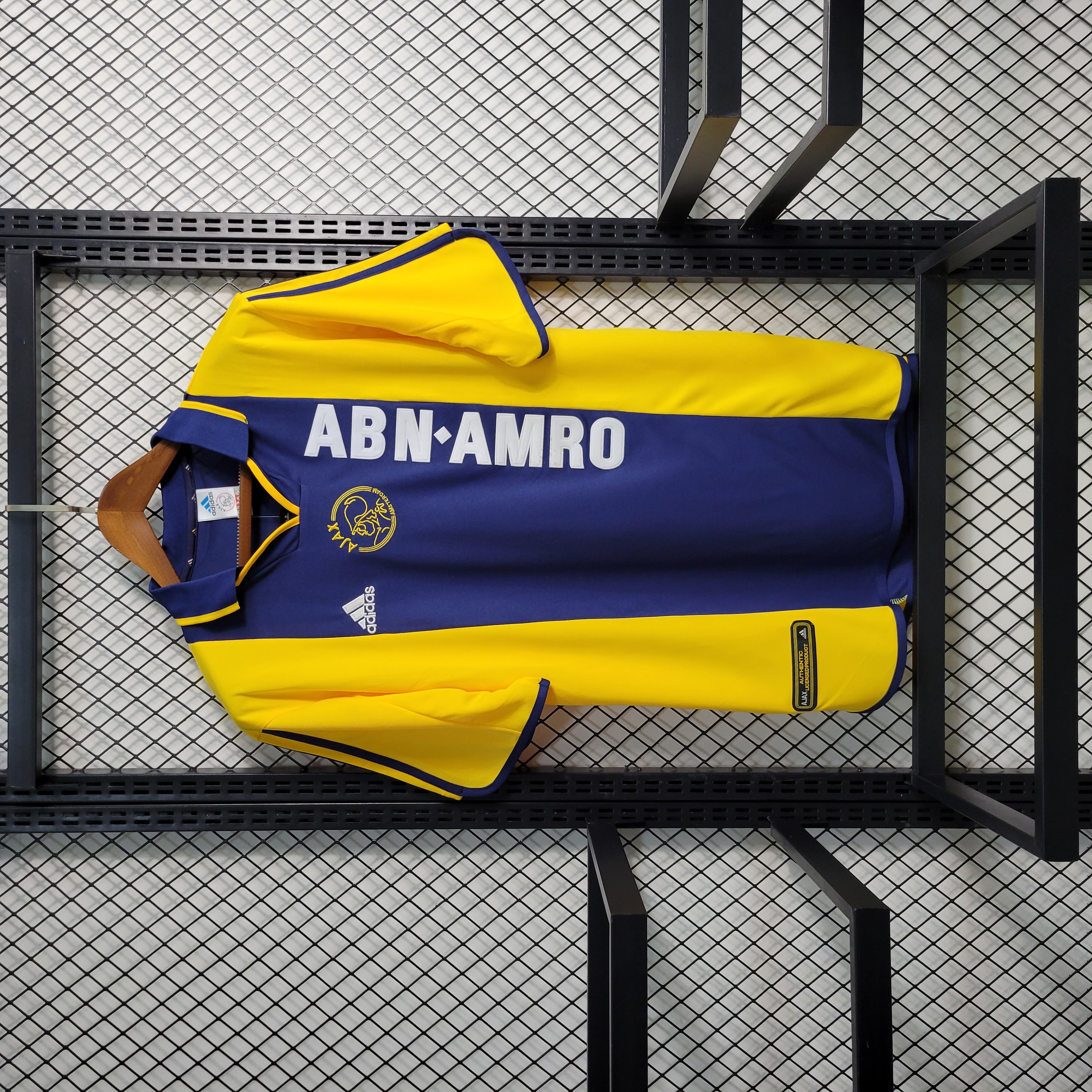 GlobeJersey-Retro Ajax 2000-01 Away Jersey