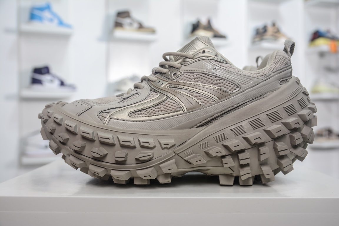 Balenciaga Defender in Beige、mysite、Cacoeks