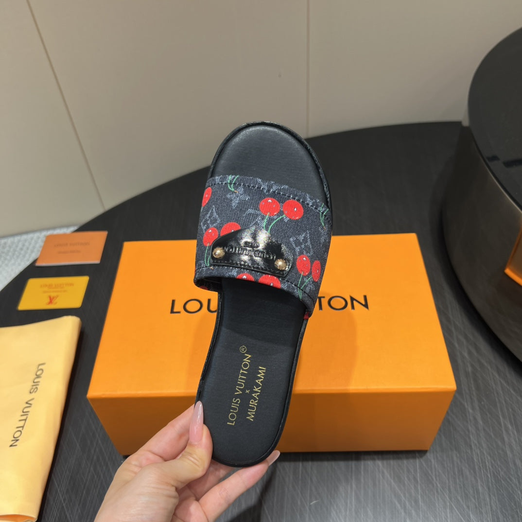 LV SLIDE SANDALS 25S IN BLACK DENIM AND CALFSKIN WITH LOGO PRINT、mysite、Cacoeks