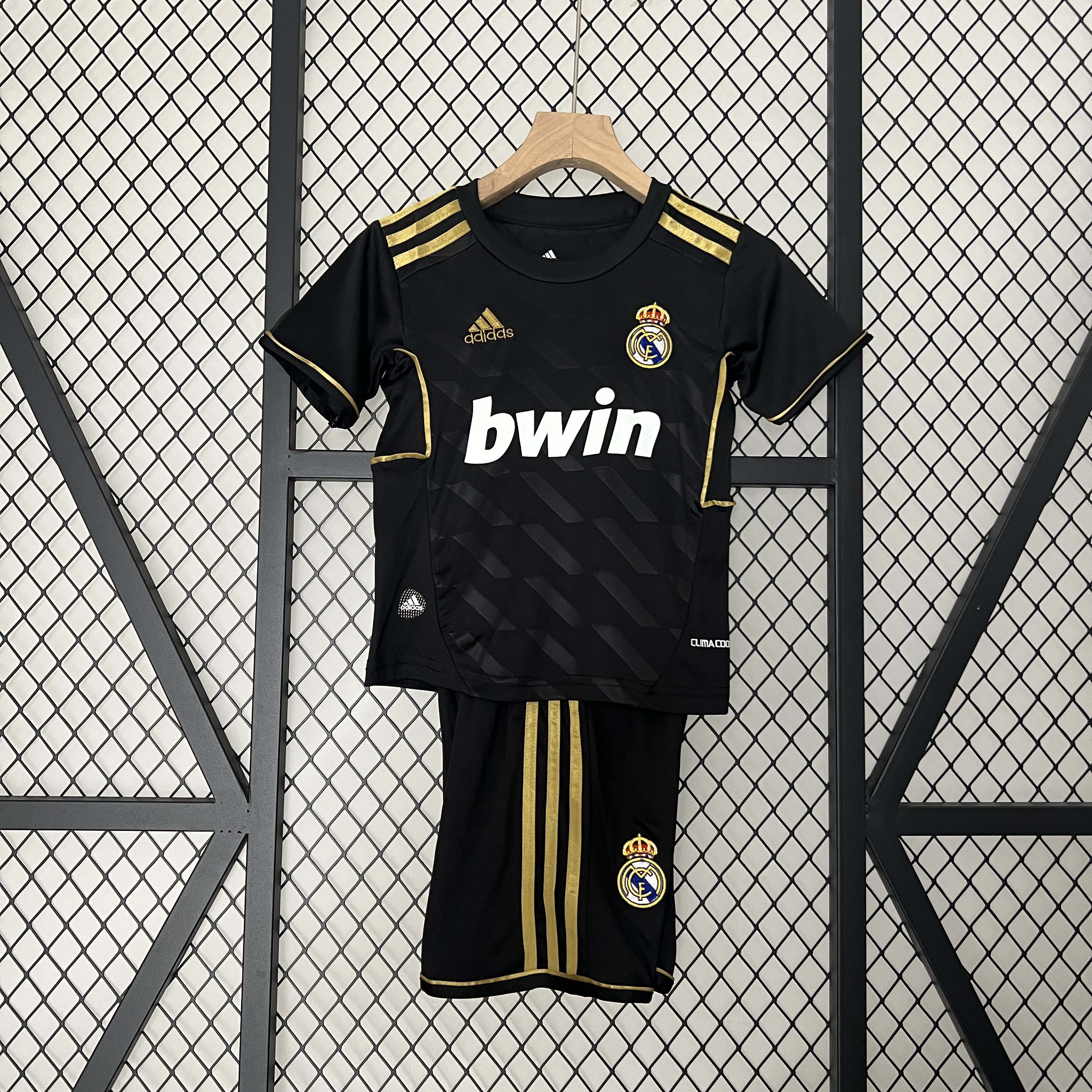 2011/2012 Retro Real Madrid Away Football Shirt 1:1 Thai Quality Kids Size:football jersey mysite: unitedjerseyfootball 邓江浪:football