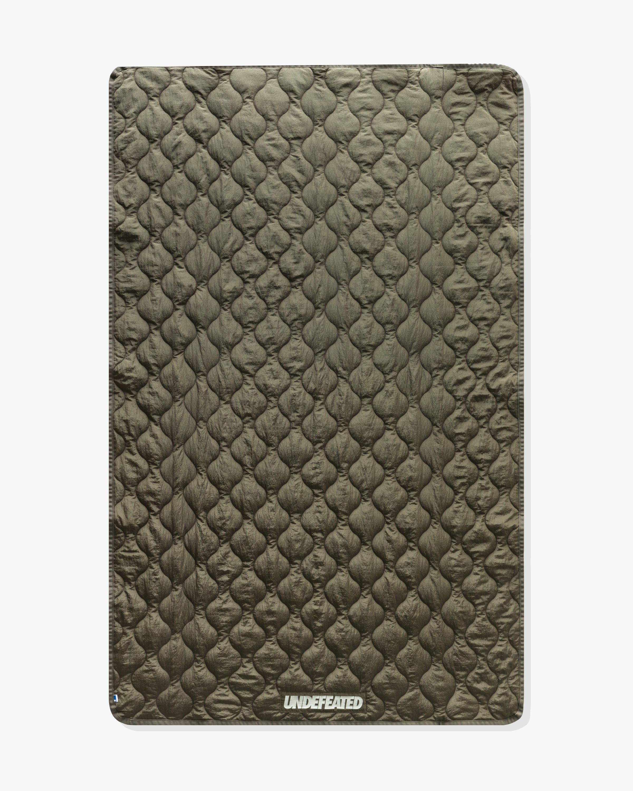 UNDEFEATED QUILTED BLANKET