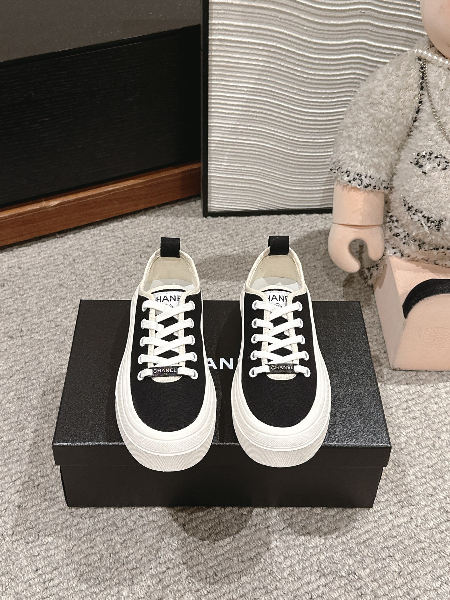 LACE-UP SNEAKERS IN BLACK CANVAS、mysite、Cacoeks
