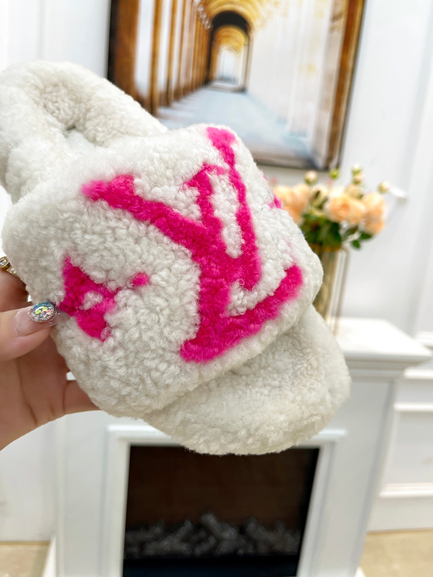 LV FLAT SLIPPER IN WHITE MIX BRIGHT PINK SHEARLING、mysite、Cacoeks