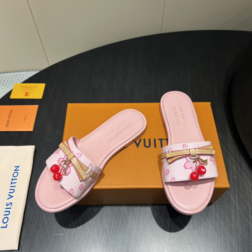 LV SLIDE SANDALS 25S IN LIGHT PINK CALFSKIN WITH CHERRY BLOSSOM BUCKLE、mysite、Cacoeks