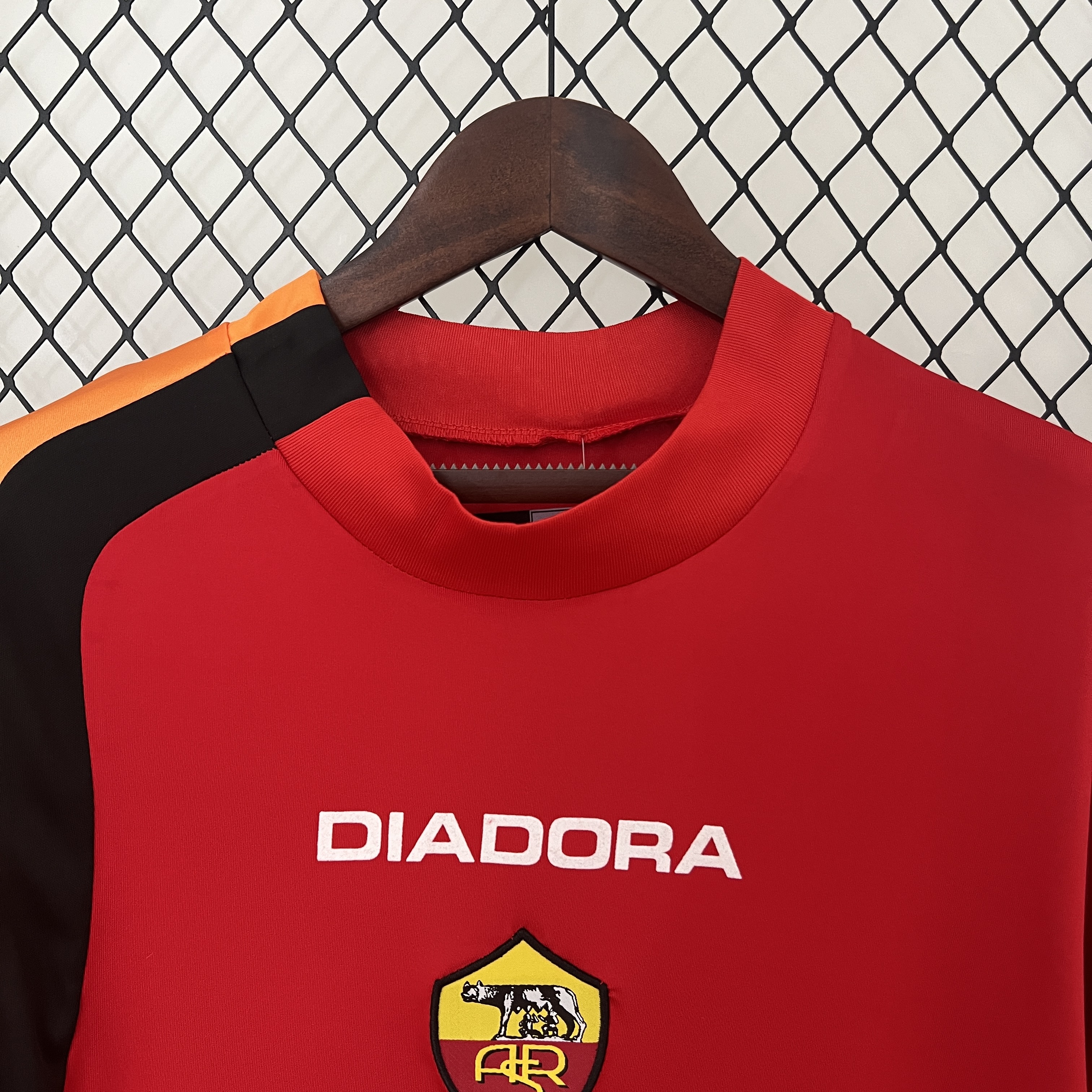 ManixJersey.com | Retro Roma 2004-05 Home Jersey -Customize Name, Number and Patch | Worldwide Shipping