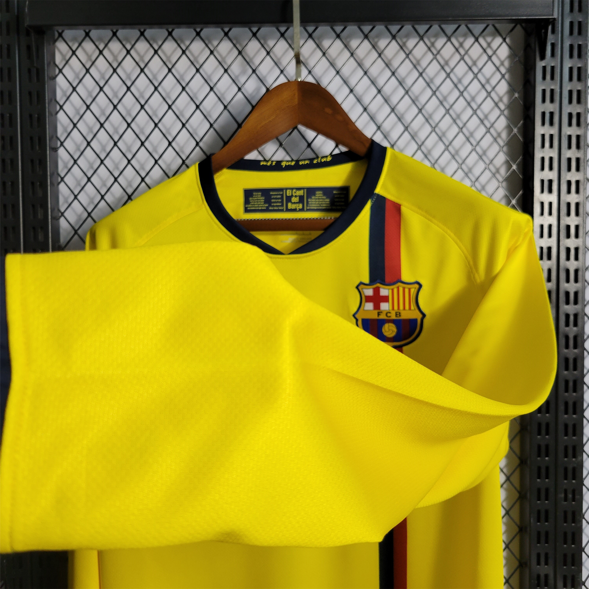 ManixJersey.com | Retro Barcelona 08-09 Away Stadium Long Sleeve Jersey -Customize Name, Number and Patch | Worldwide Shipping