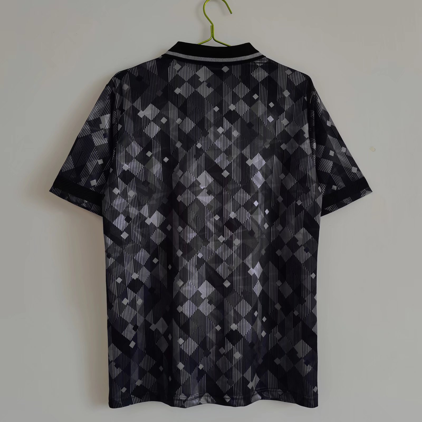 GlobeJersey-Retro England 1990 Black Jersey