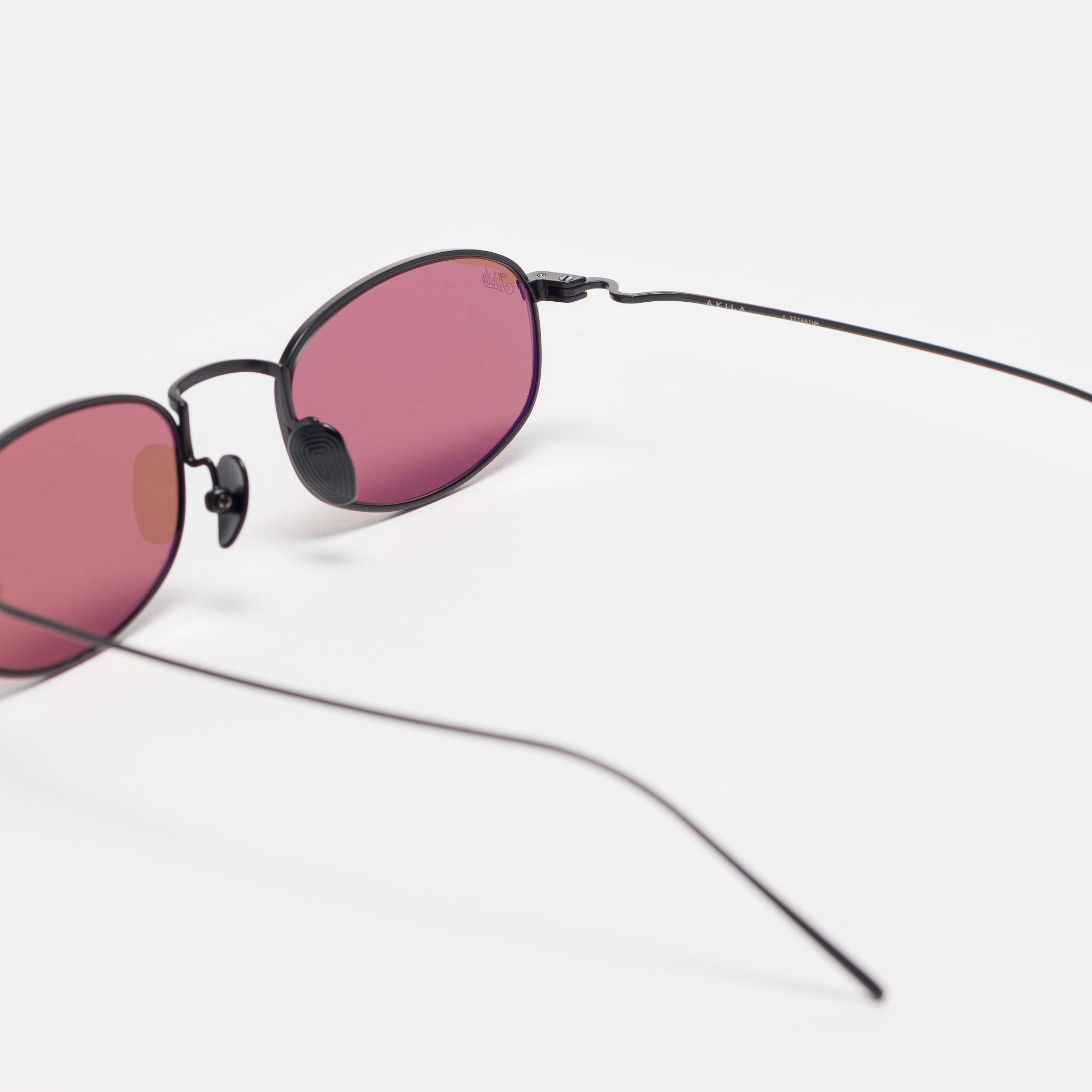Icon Sunglasses in Matte Black/Burgundy