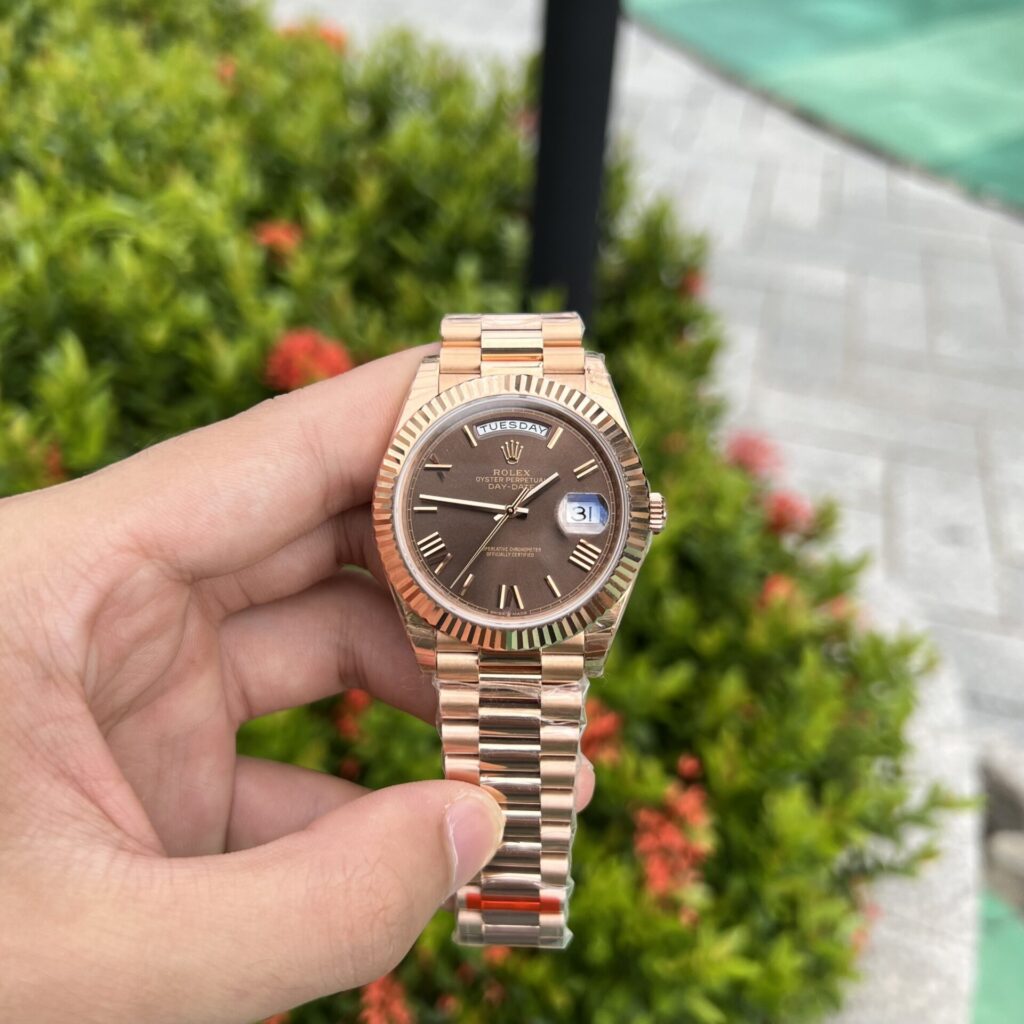 Đồng Hồ Rolex Day-Date Mặt Chocolate Cọc Số La Mã EW 40mm (1)
