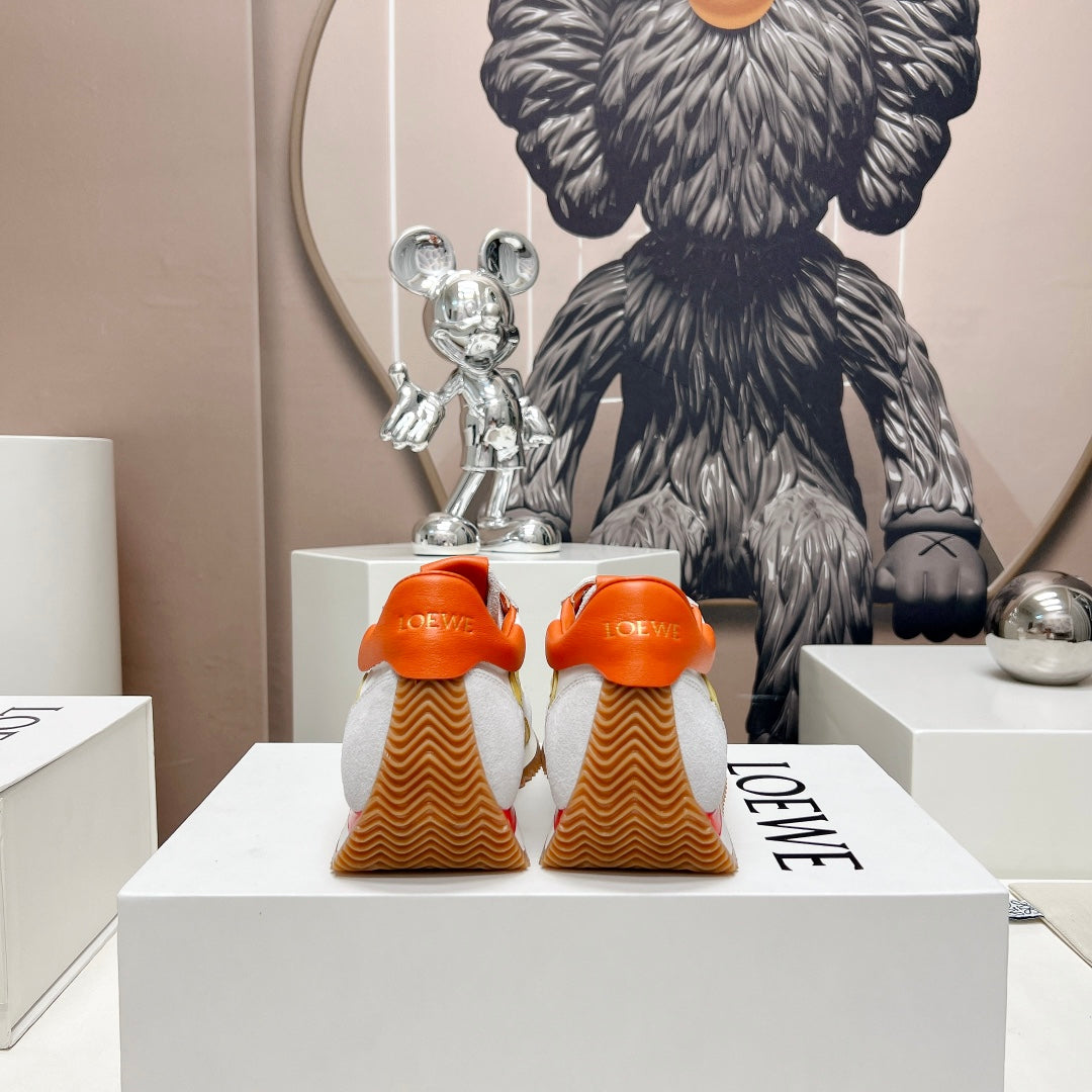 FLOW RUNNER SNEAKER IN PALE GRAY MIX VIVID ORANGE SUEDE AND SHEEPSKIN、mysite、Cacoeks