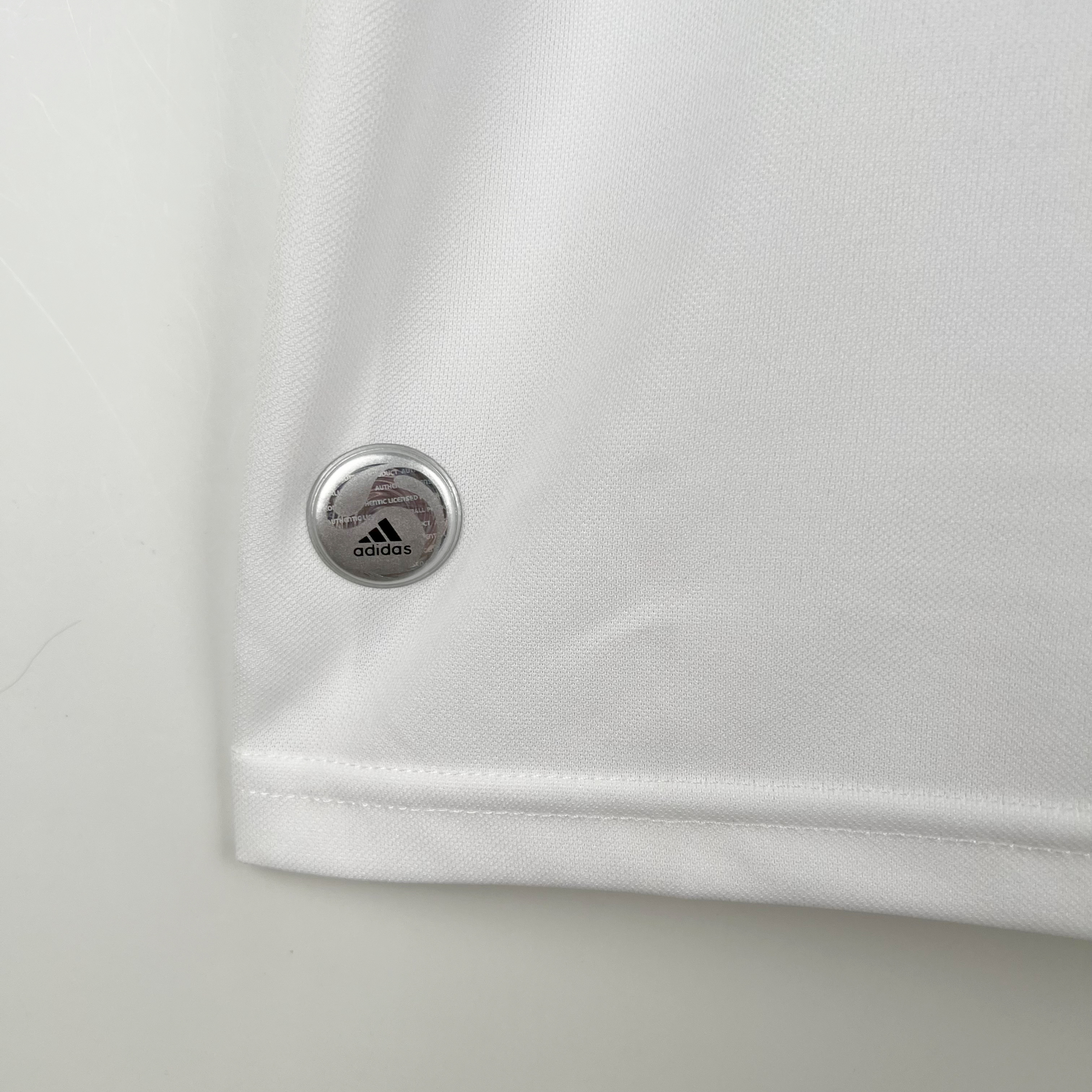 ManixJersey.com | Retro Real Madrid 08-09 Home Stadium Jersey -Customize Name, Number and Patch | Worldwide Shipping