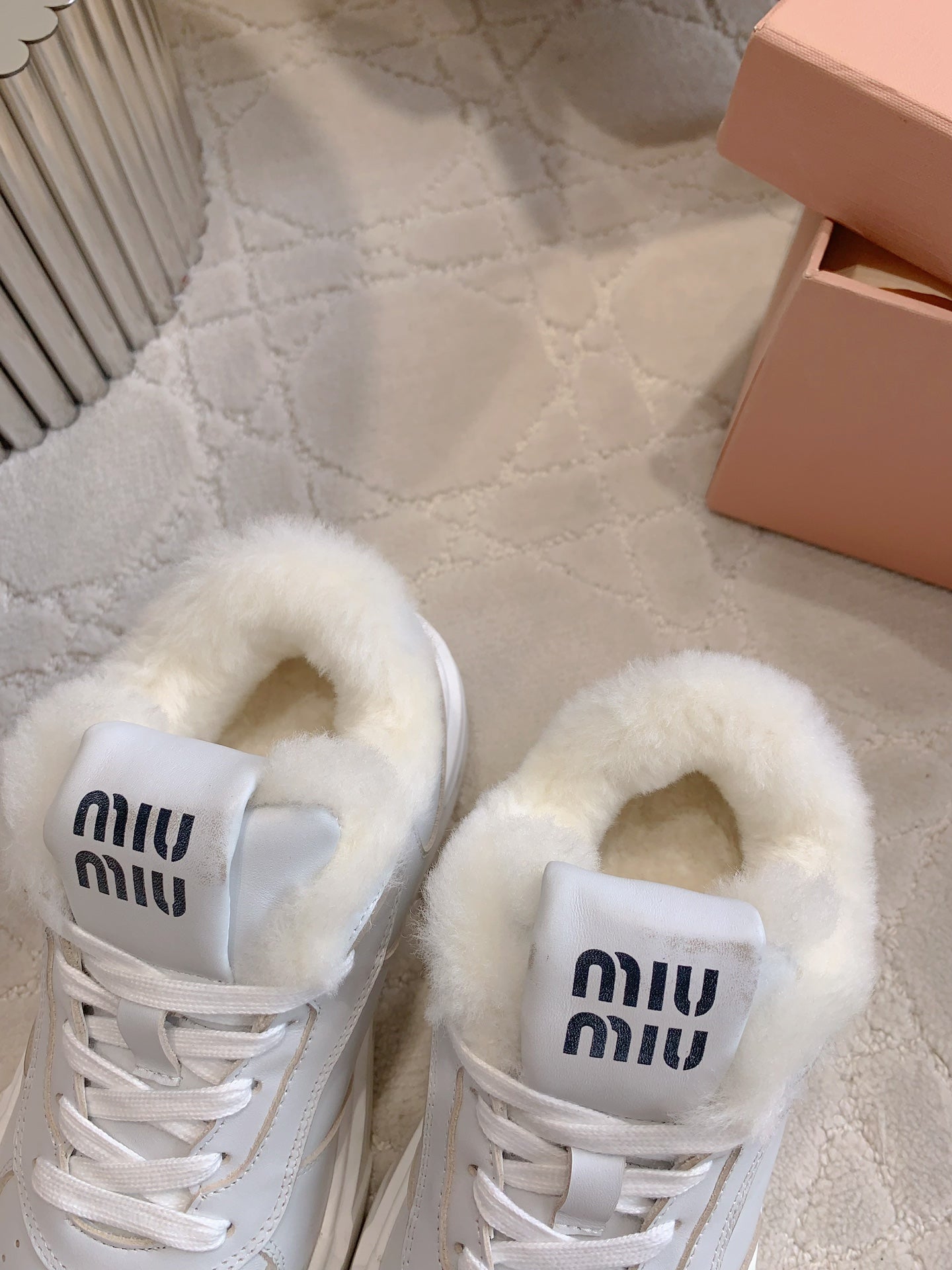 THICK SOLE SNEAKERS IN CHROME GRAY LAMBSKIN WITH RABBIT FUR LINING、mysite、Cacoeks