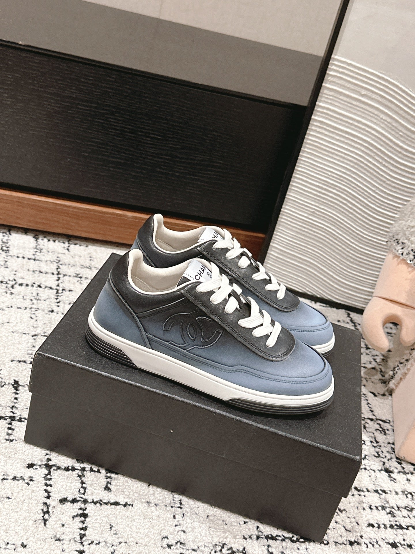 SNEAKER IN BLACK MIX COOL GRAY HAND-POLISHED CALFSKIN 977825、mysite、Cacoeks