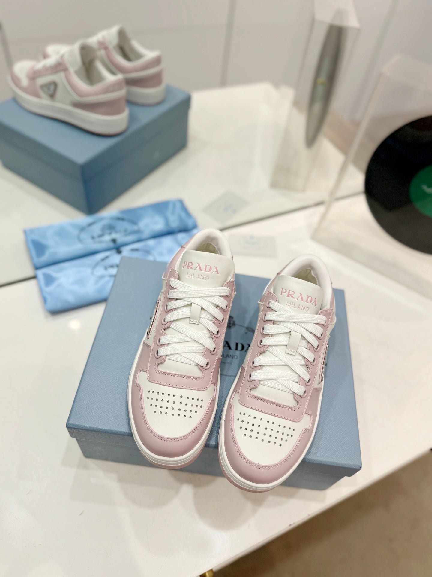 PRA DOWNTOWN PERFORATED SNEAKERS WHITE AND BLUSH CALFSKIN、mysite、Cacoeks