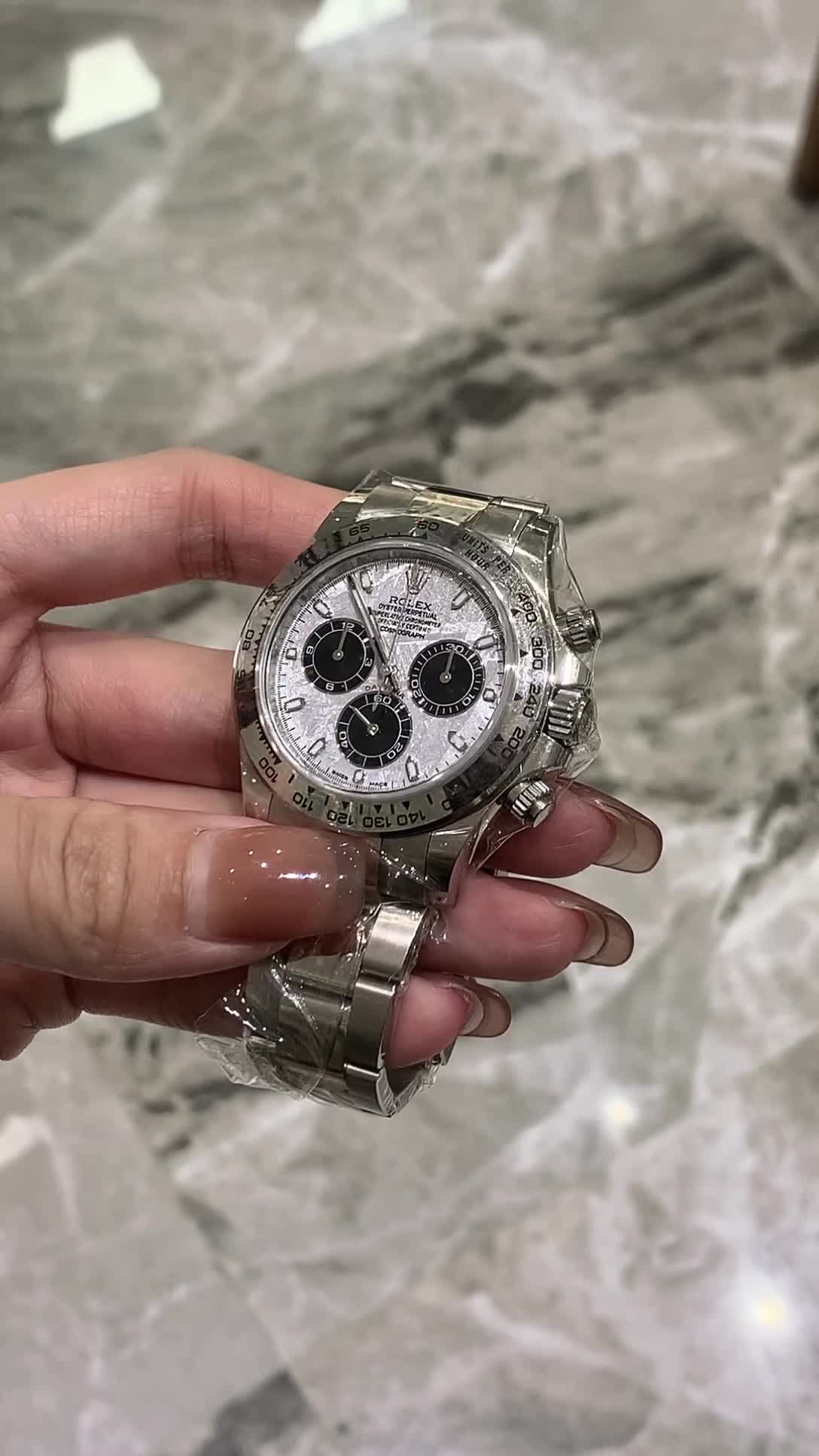 兼职  林炎: luxecystore