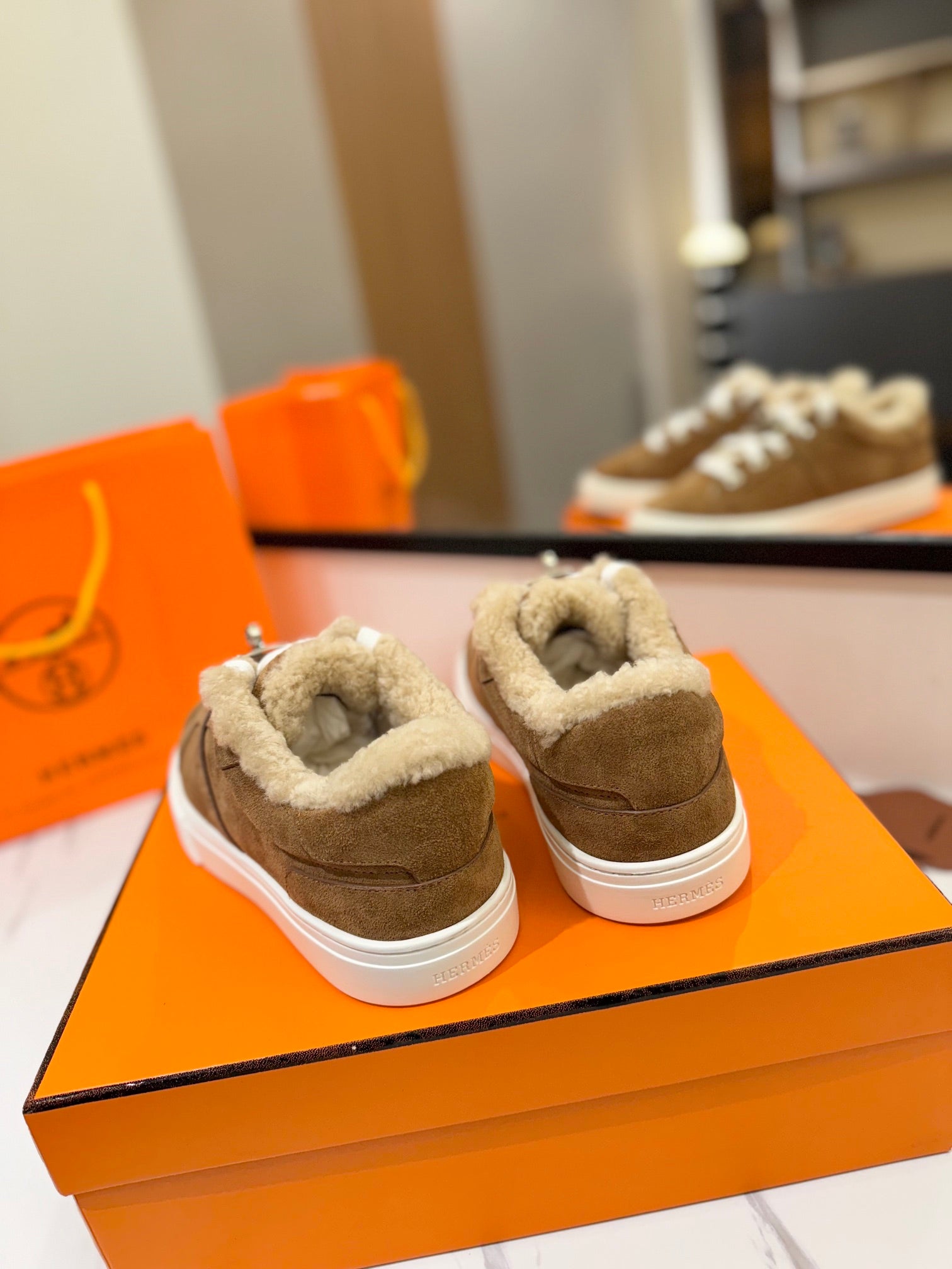 DAY SNEAKER IN BRONZE BROWN SUEDE AND FLEECE LINING、mysite、Cacoeks