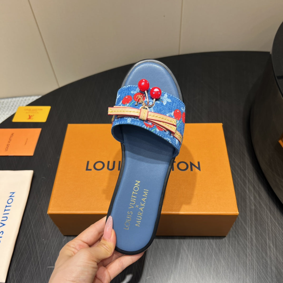 LV SLIDE SANDALS 25S IN DARK BLUE DENIM AND CALFSKIN WITH CHERRY BLOSSOM BUCKLE、mysite、Cacoeks