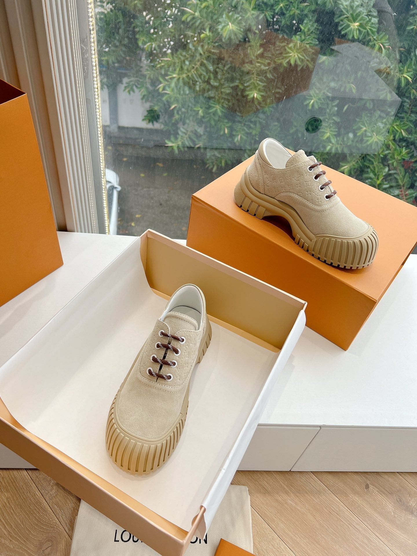 LV ARCHLIGHT SKATE SNEAKER IN PALE BROWN EMBOSSED SUEDE、mysite、Cacoeks