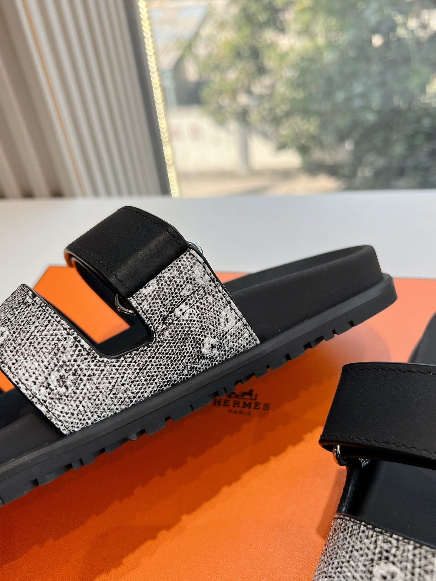 CHYPRE SANDAL IN BLACK MIX WHITE LIZARD SKIN、mysite、Cacoeks