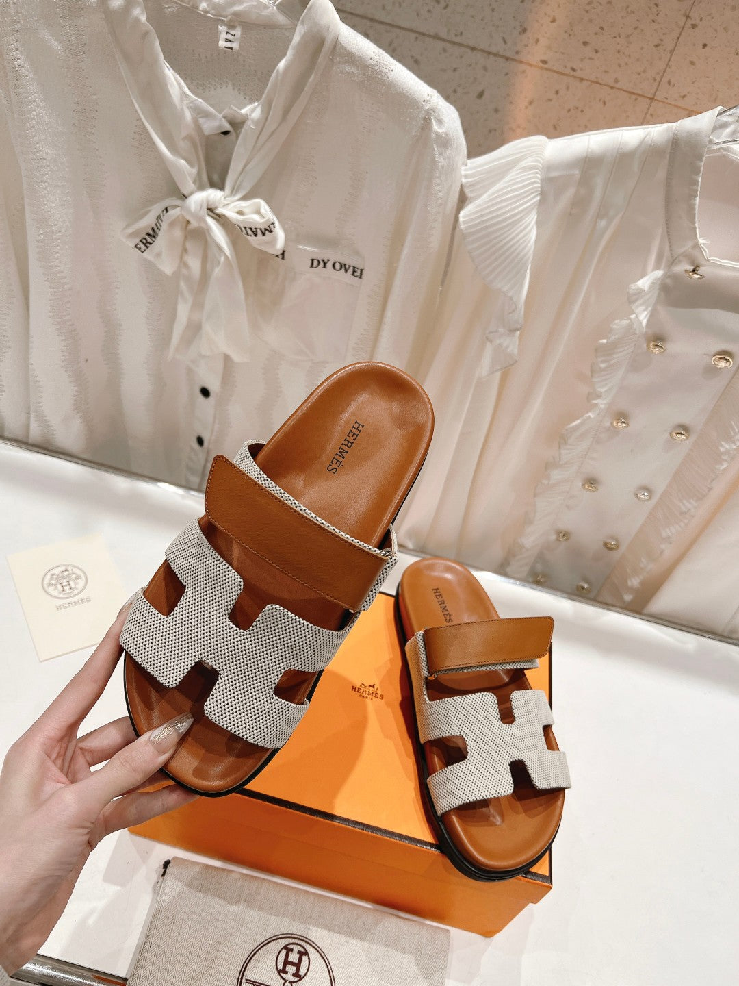 CHYPRE SANDAL BRIGHT BROWN LAMBSKIN AND SILVER DENIM、mysite、Cacoeks