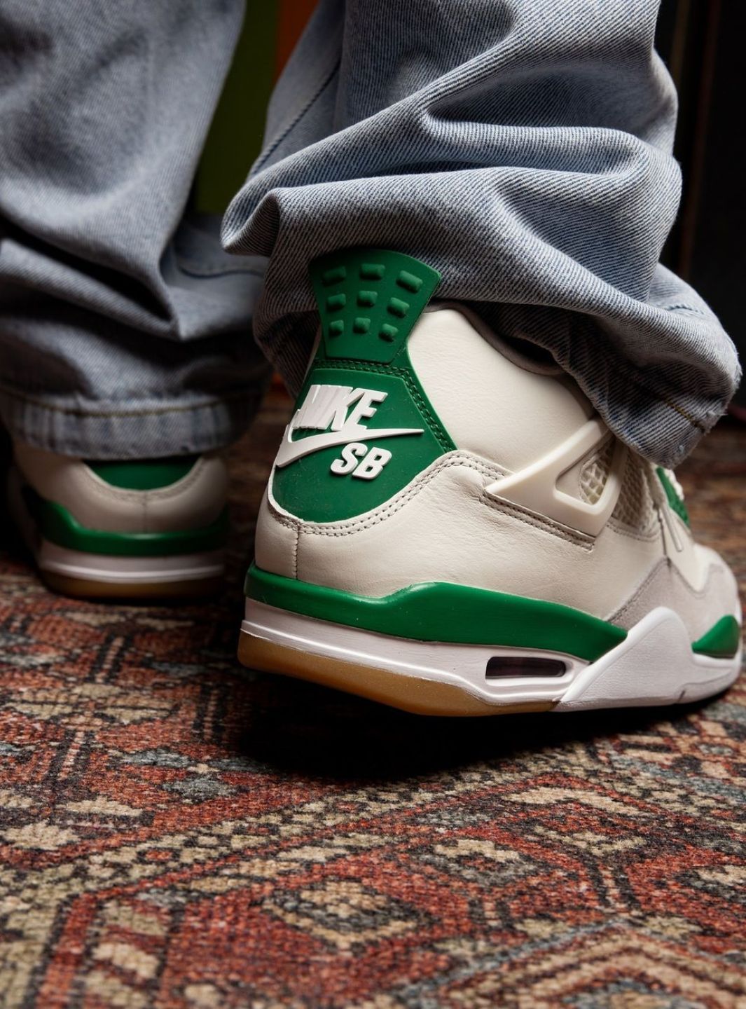 Air Jordan 4 Retro SB Pine Green、JORDAN、Cacoeks