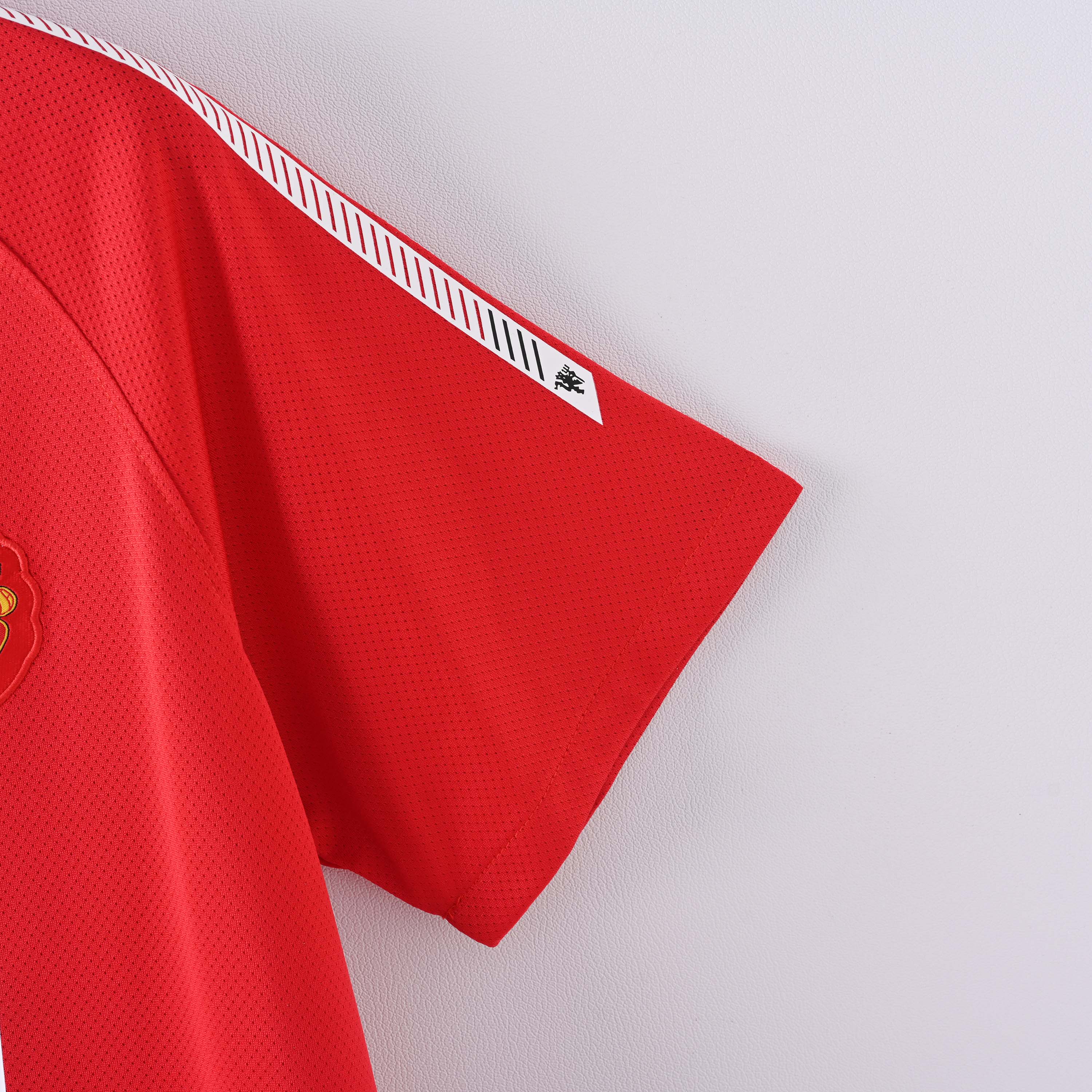 2010/2011 Retro Manchester United Home Football Shirt 1:1 Thai Quality:football jersey mysite: unitedjerseyfootball 邓江浪:football