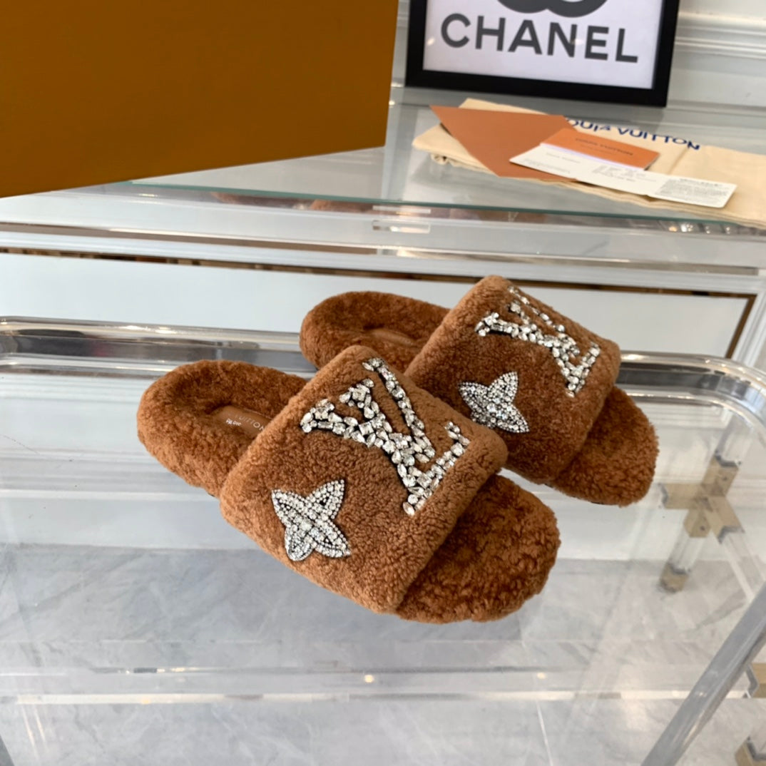 LV WOMEN'S PASEO FLAT SLIPPER IN CINNAMON BROWN FLEECE、mysite、Cacoeks