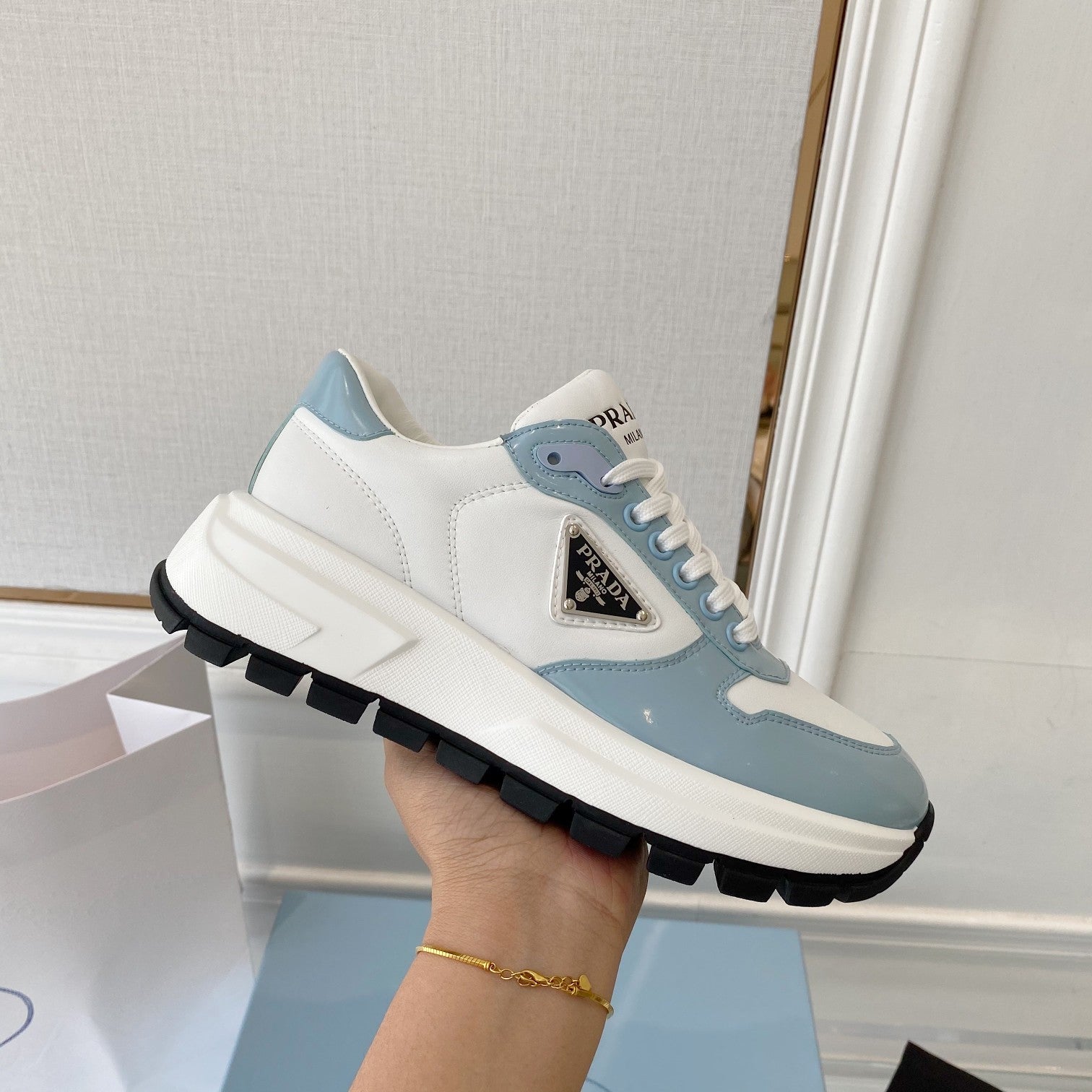 PRADA 25S THICK SOLE SNEAKER IN WHITE AND LIGHT BLUE CALFSKIN、mysite、Cacoeks