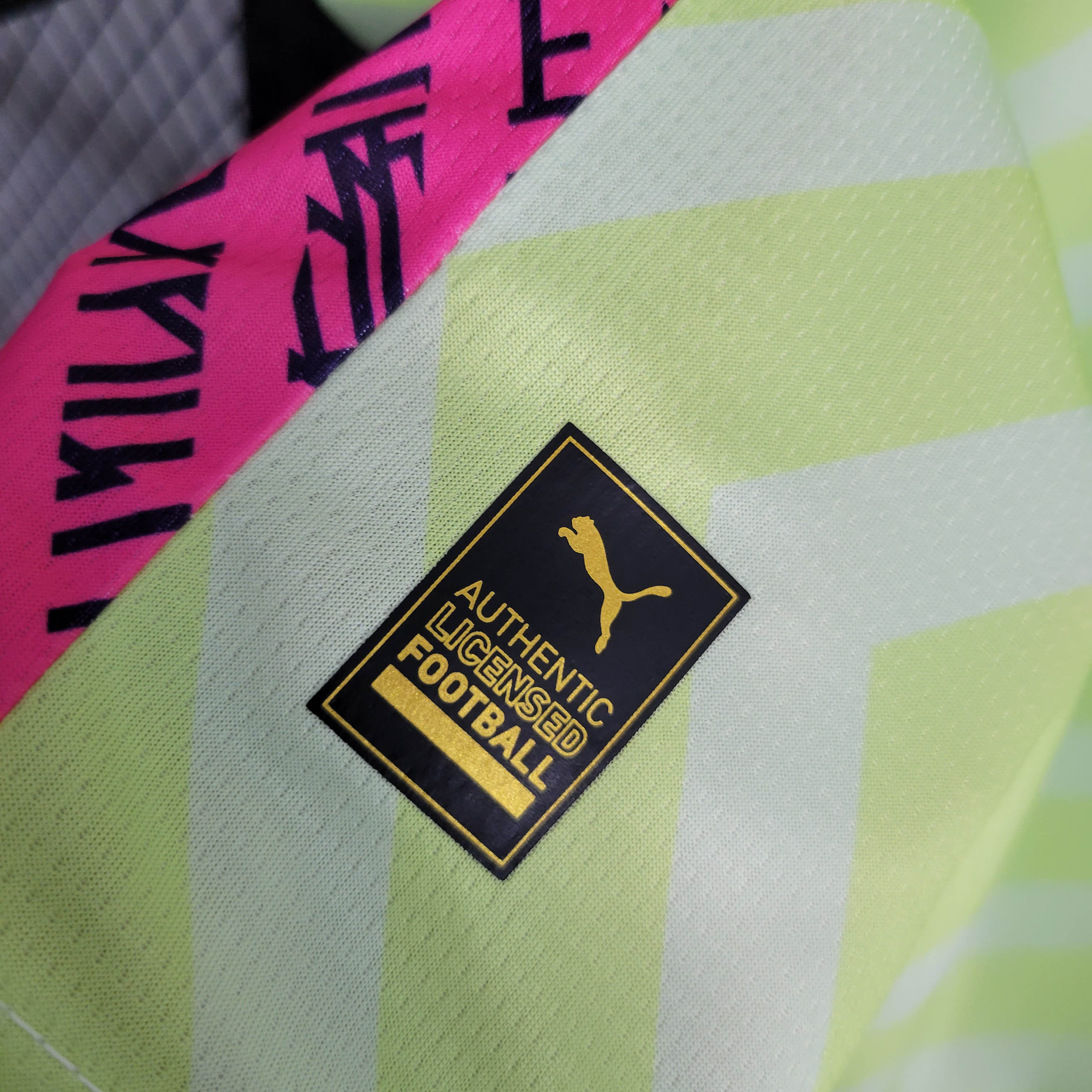 2023/2024 Borussia Mönchengladbach Goalkeeper Fluorescent Green Football Jersey 1:1 Thai Quality:football jersey mysite: unitedjerseyfootball 邓江浪:football