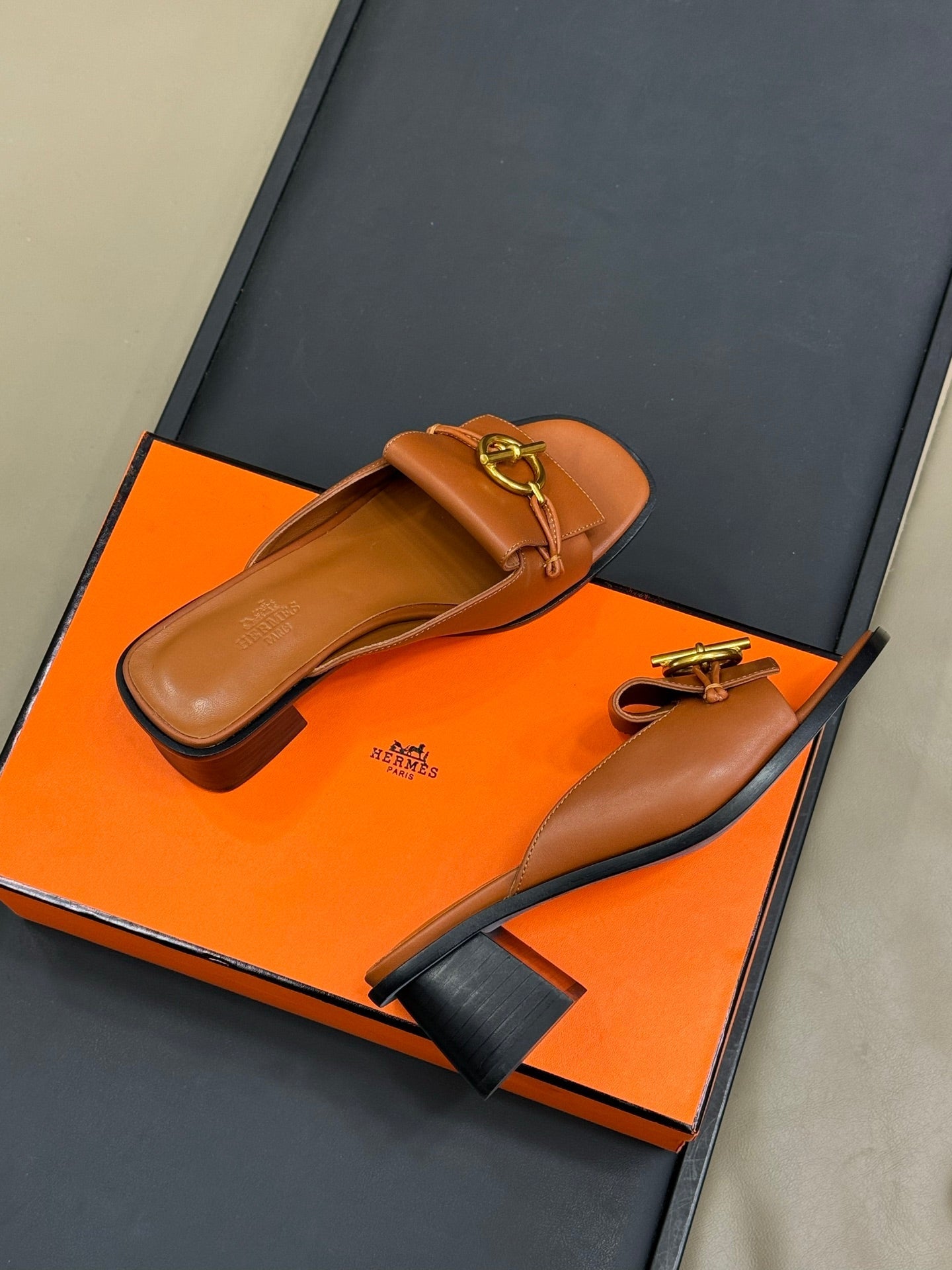 ISLE SANDAL IN BRONZE BROWN CALFSKIN、mysite、Cacoeks