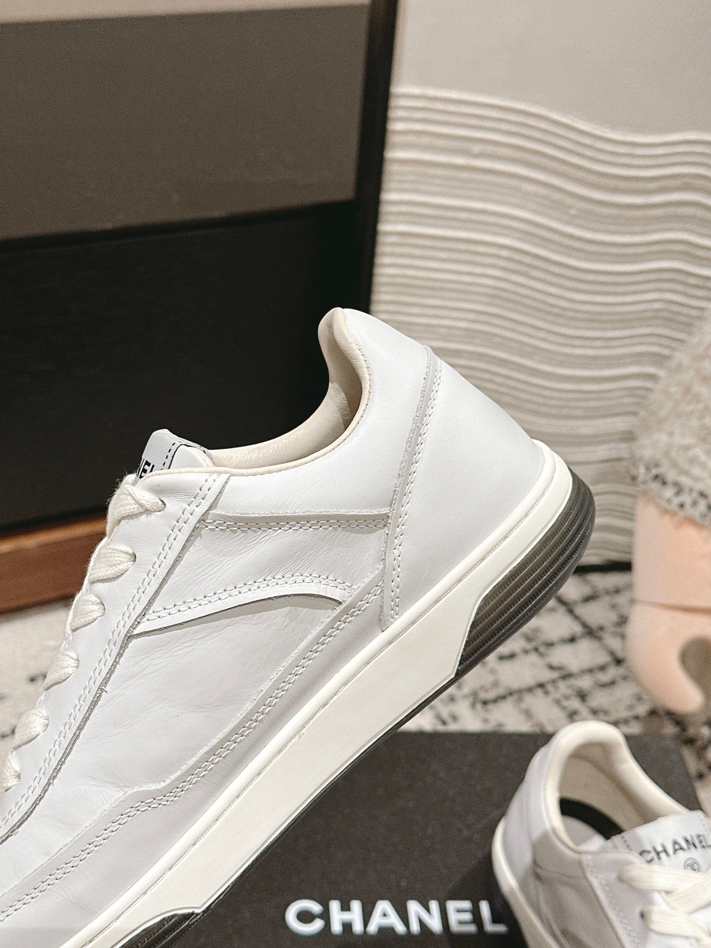 SNEAKER IN WHITE HAND-POLISHED CALFSKIN 977831、mysite、Cacoeks