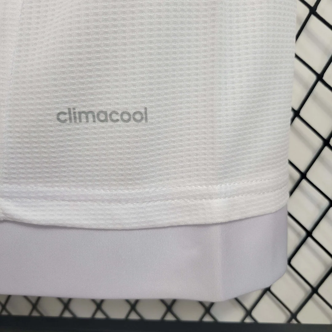 2015-2016 Retro Real Madrid Home Football Shirt 1:1 Thai Quality:football jersey mysite: unitedjerseyfootball 邓江浪:football