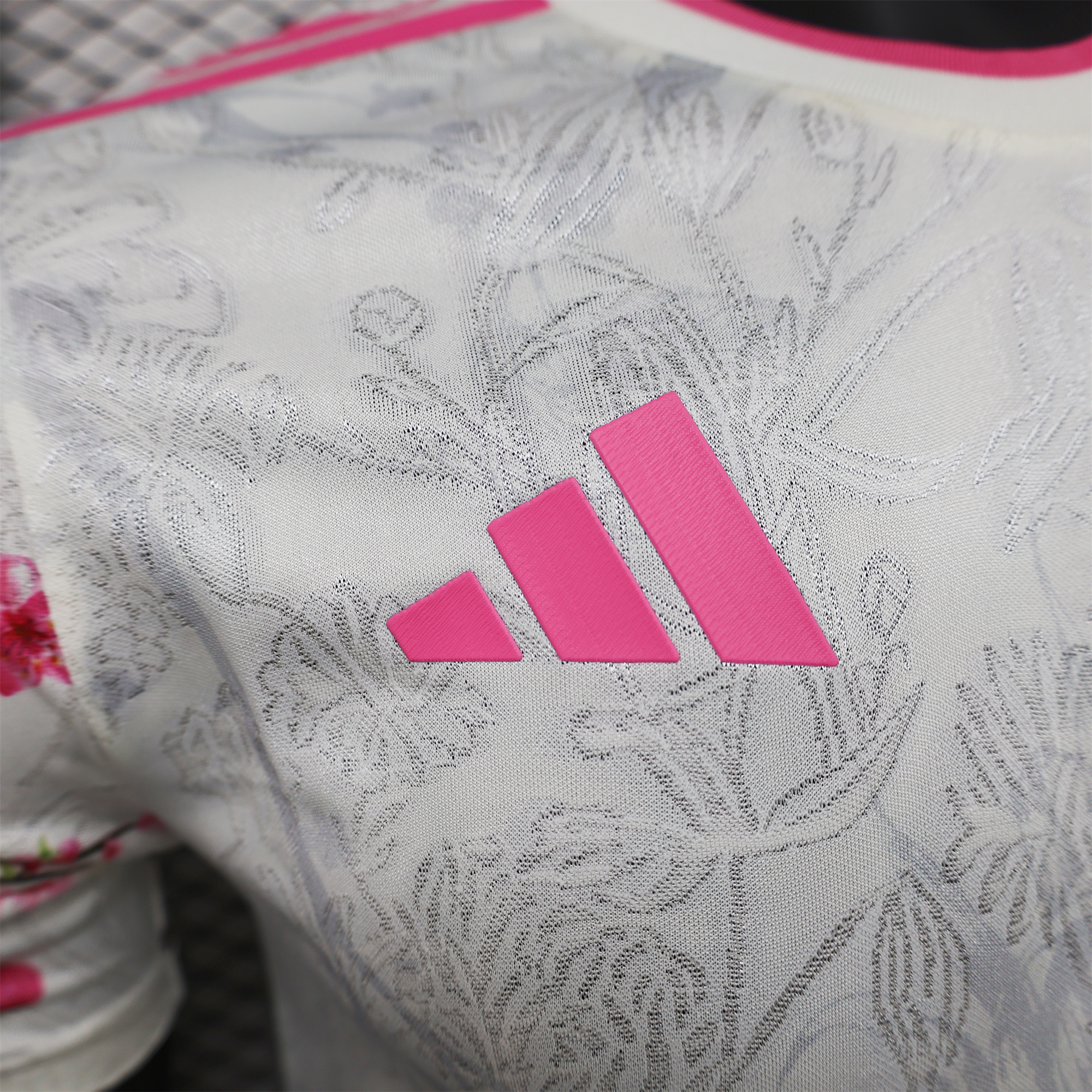 GlobeJersey-Japan 2024 Pink Bird Special Edition Jersey - Player Version